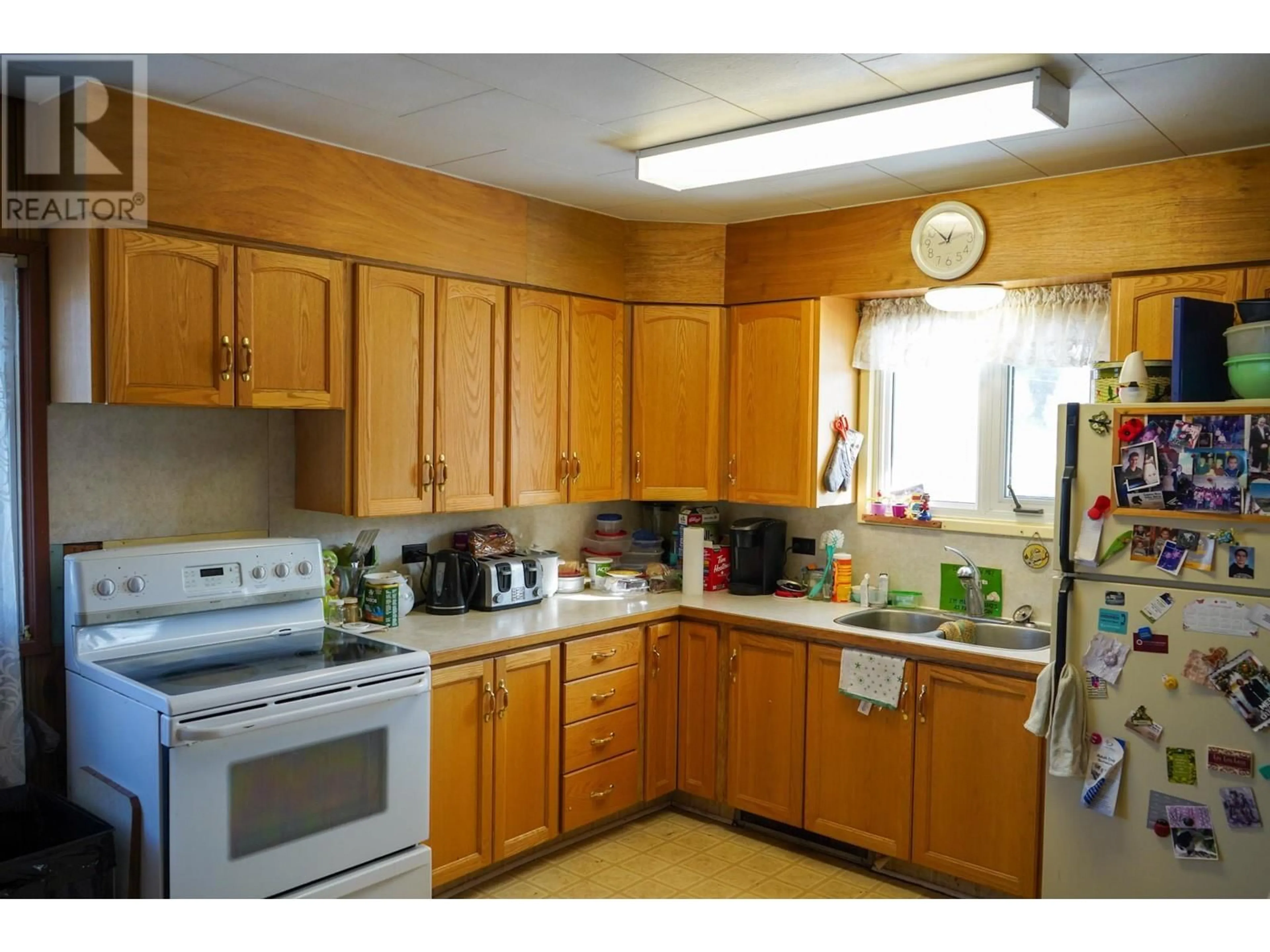 Standard kitchen, wood/laminate floor for 1219 BELL Street, Clinton British Columbia V0K1K0