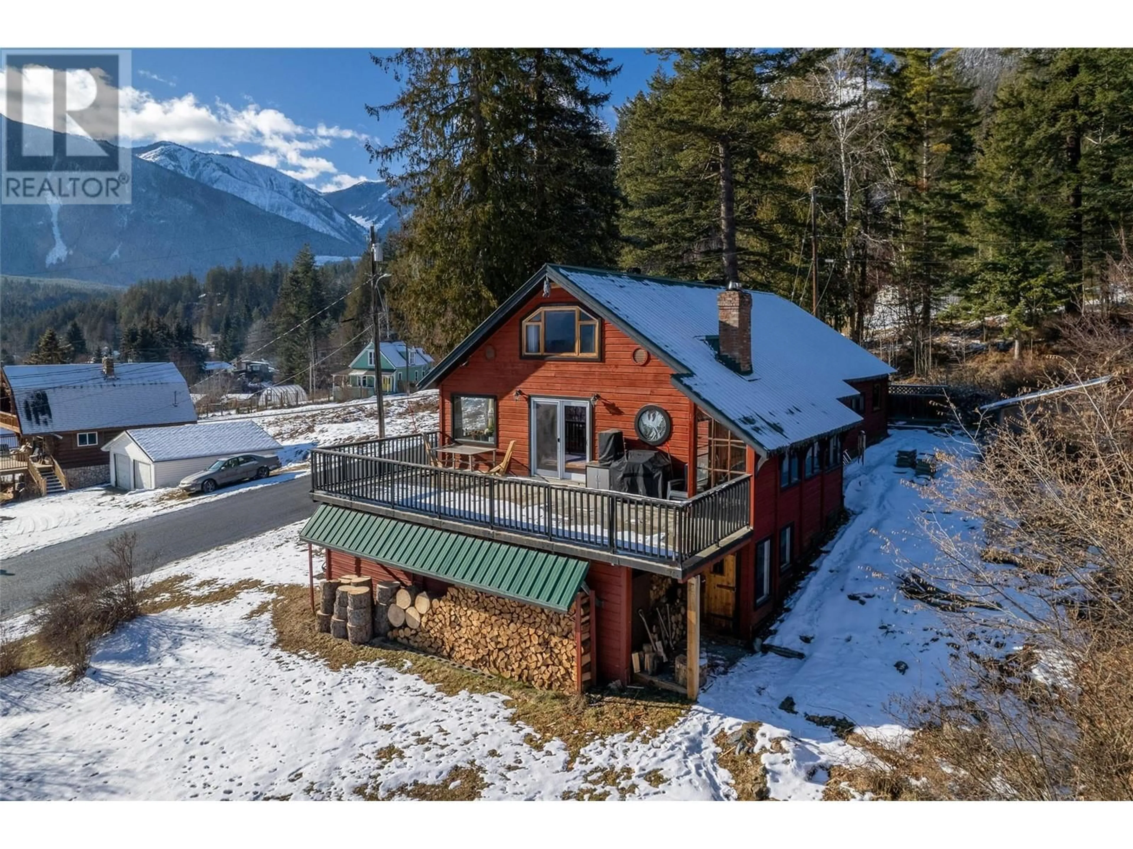 A pic from outside/outdoor area/front of a property/back of a property/a pic from drone, mountain view for 930 A Avenue, Kaslo British Columbia V0G1M0