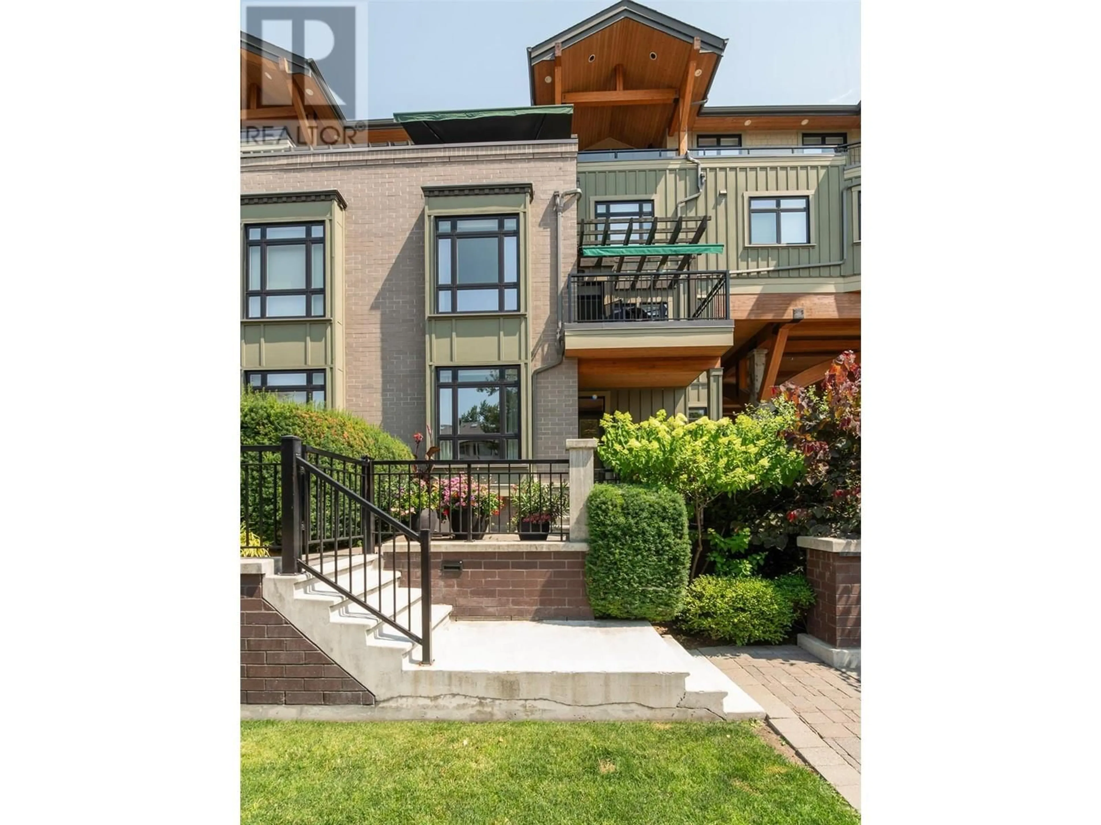 Patio, street for 112 - 2901 ABBOTT STREET, Kelowna British Columbia V1Y1G7