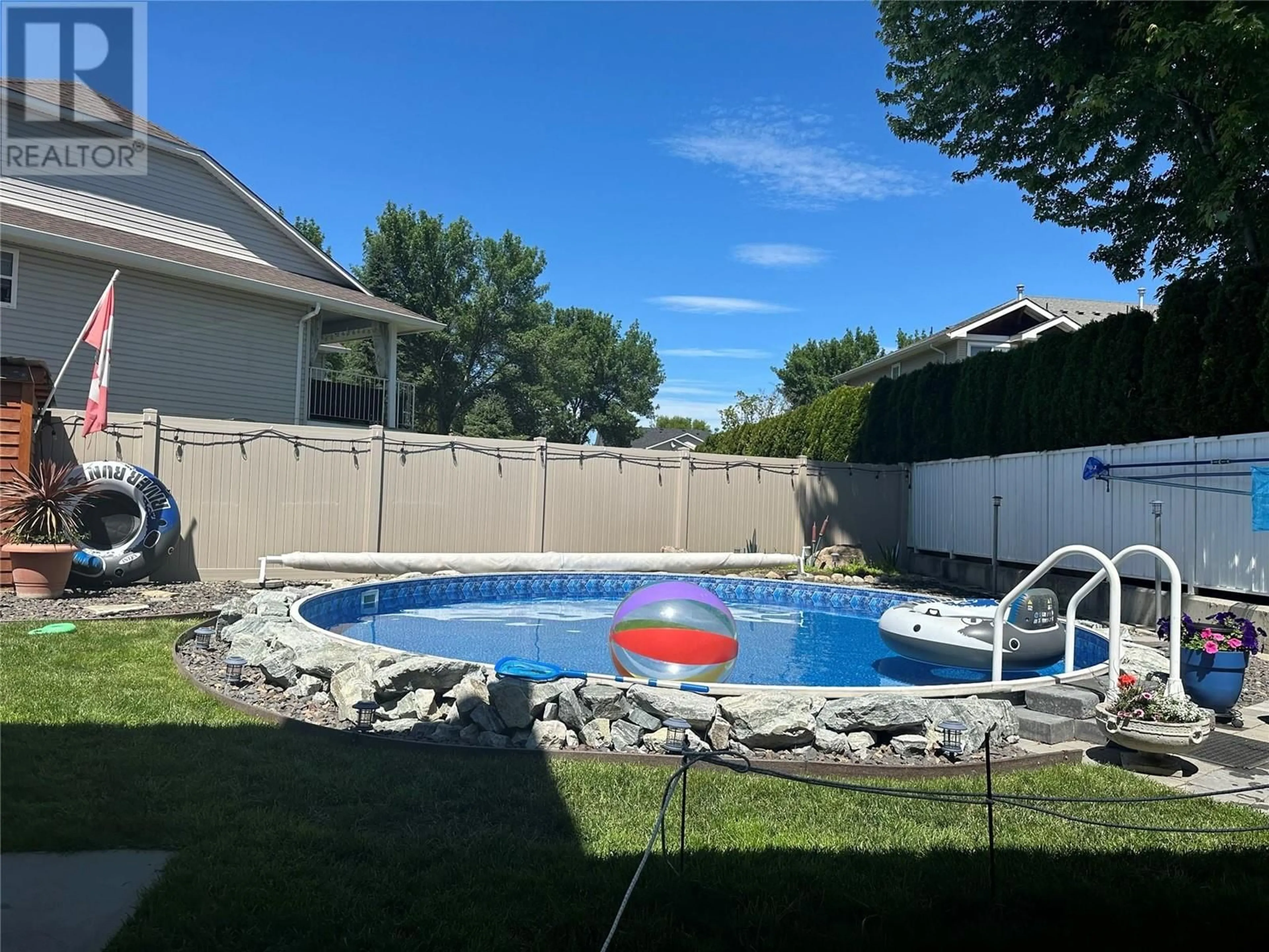 Pool for 973 Fizet Court, Kelowna British Columbia V1X7P6