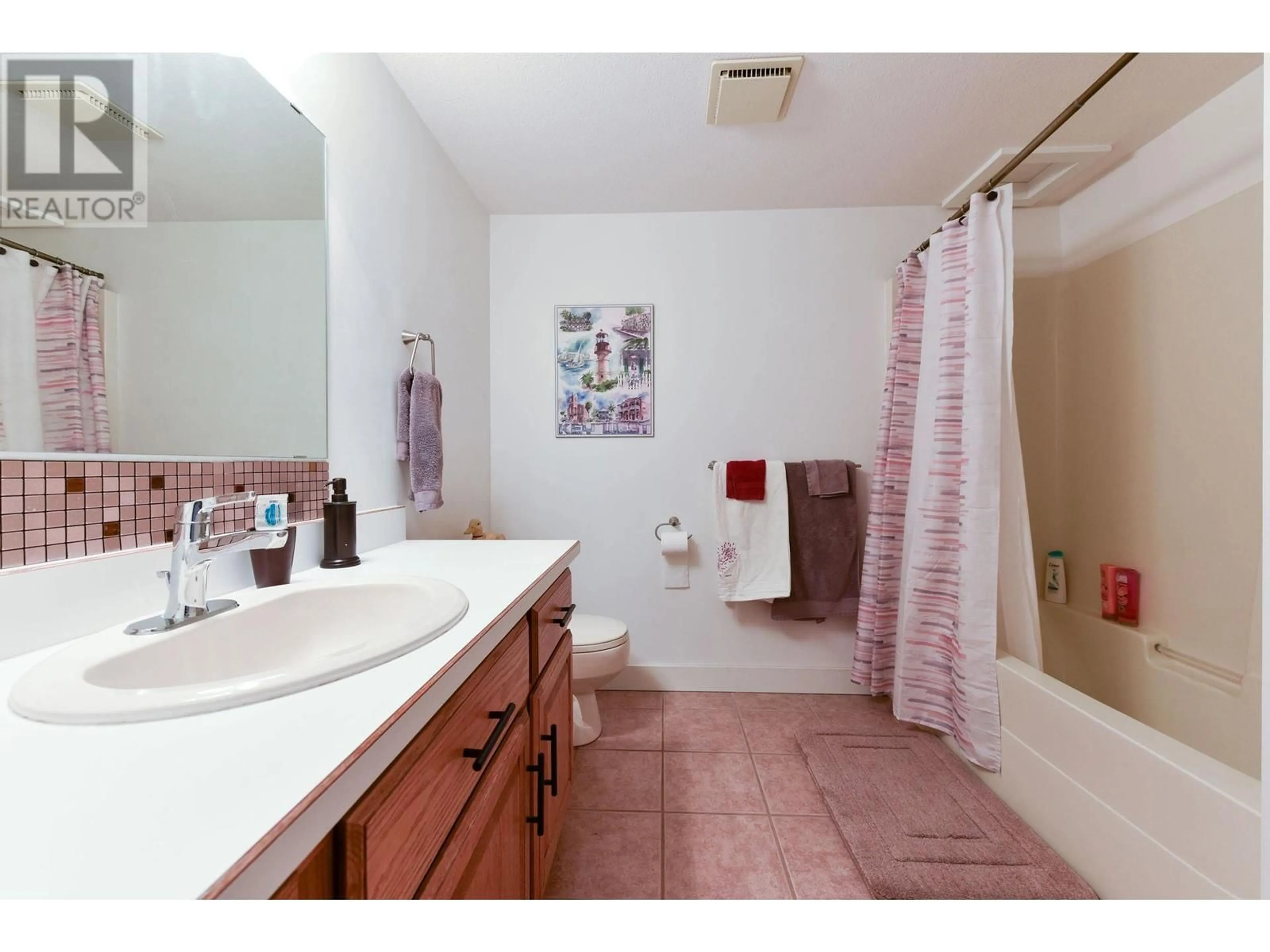 Standard bathroom, ceramic/tile floor for 124 Millar Place, Penticton British Columbia V2A8A1