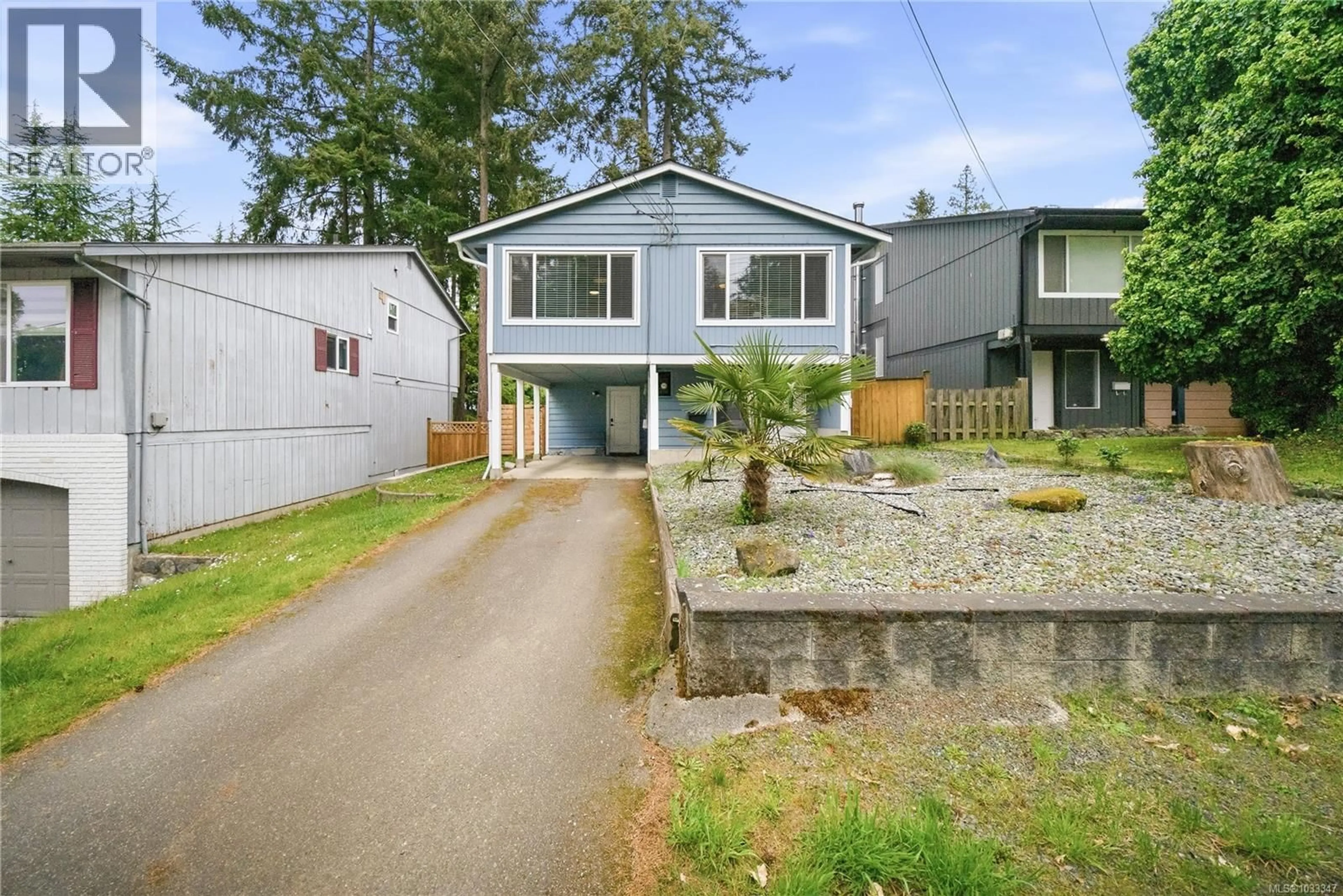 Home with vinyl exterior material, street for 33 KANAKA PLACE, Nanaimo British Columbia V9T5B7