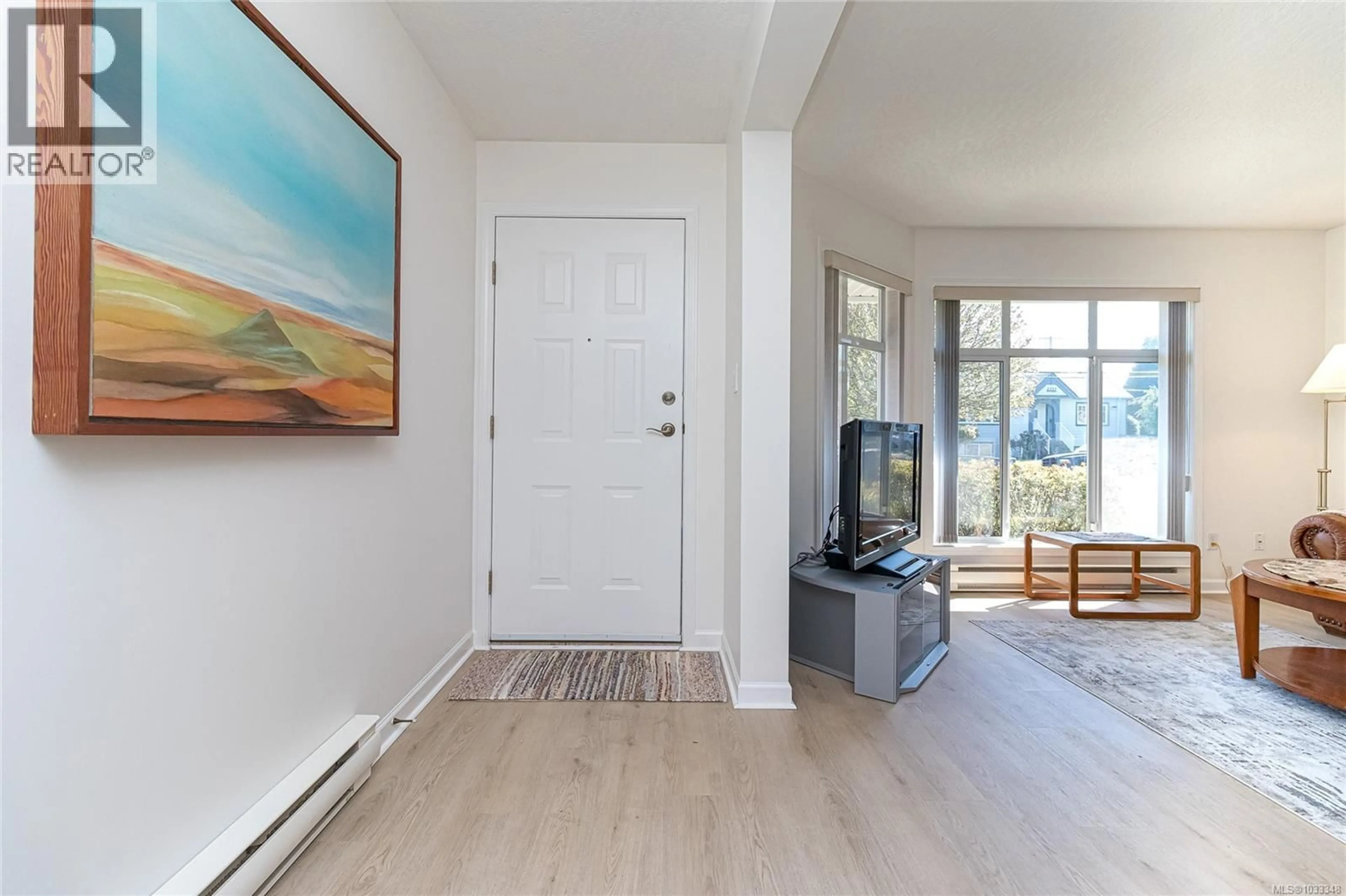 Indoor entryway for 1804 NEWTON STREET, Saanich British Columbia V8R2R4