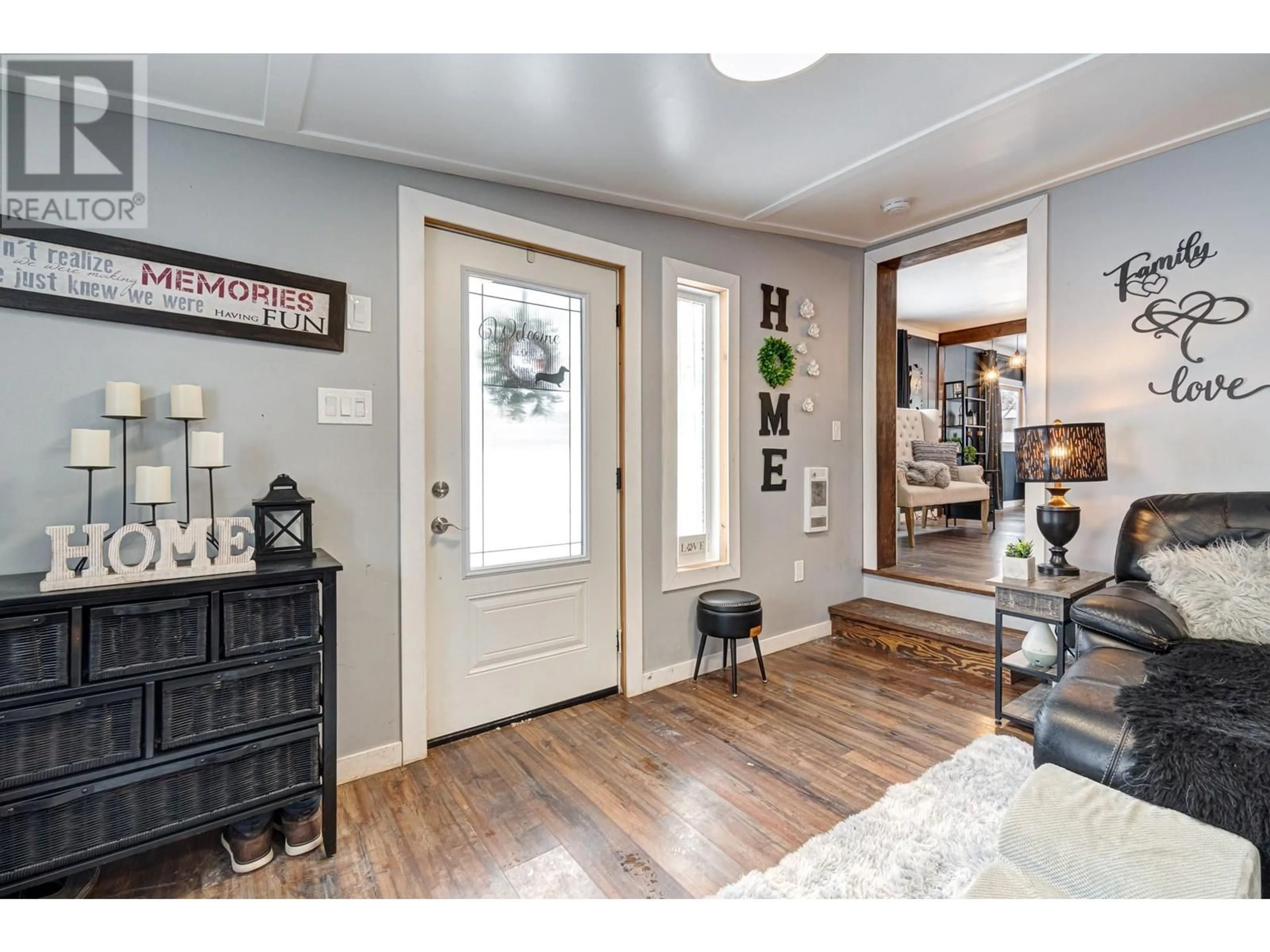 Indoor entryway for 710 FORDING Drive, Elkford British Columbia V0B1H0