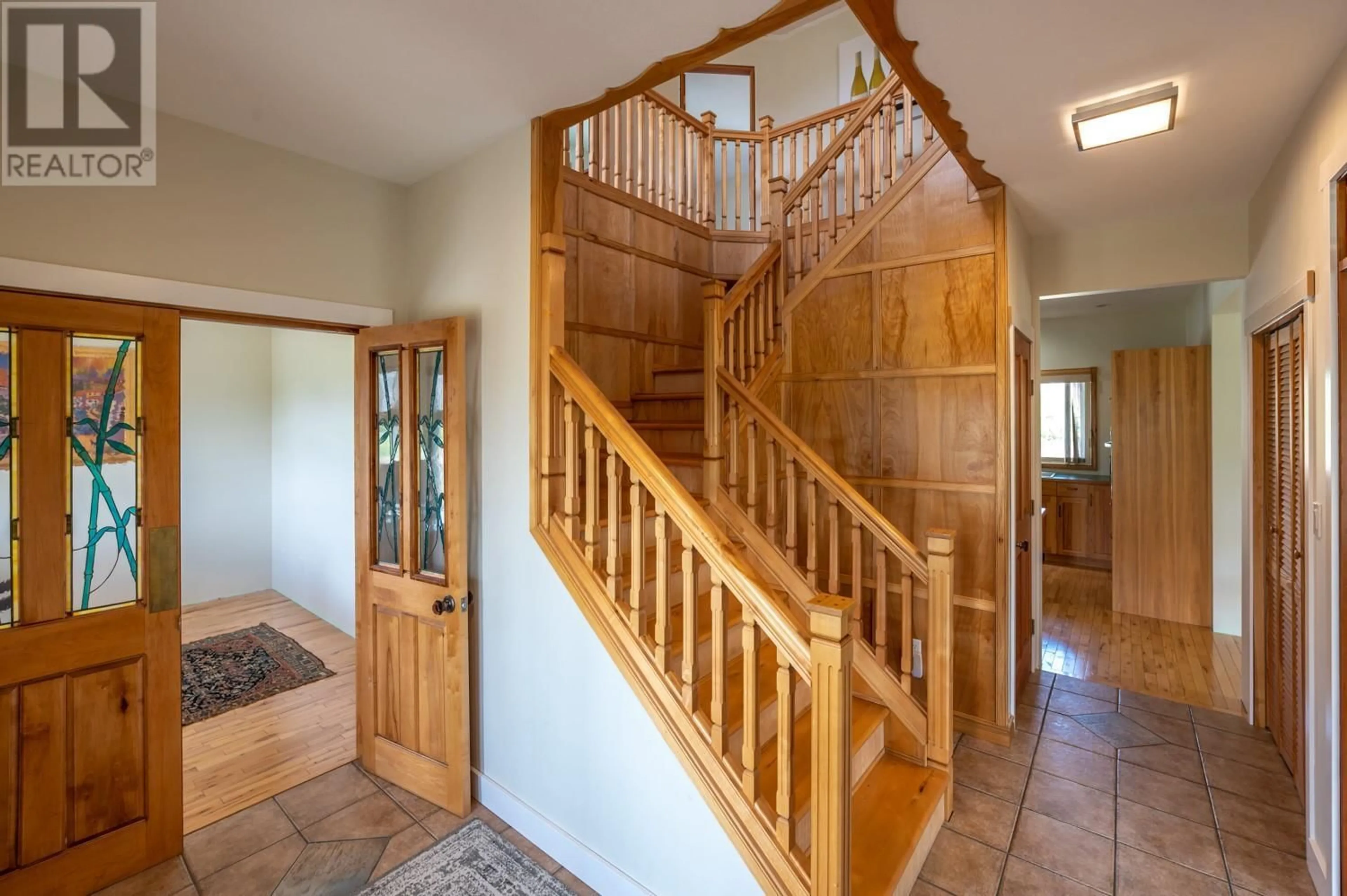 Indoor foyer for 4535 RYEGRASS ROAD, Oliver British Columbia V0H1T0