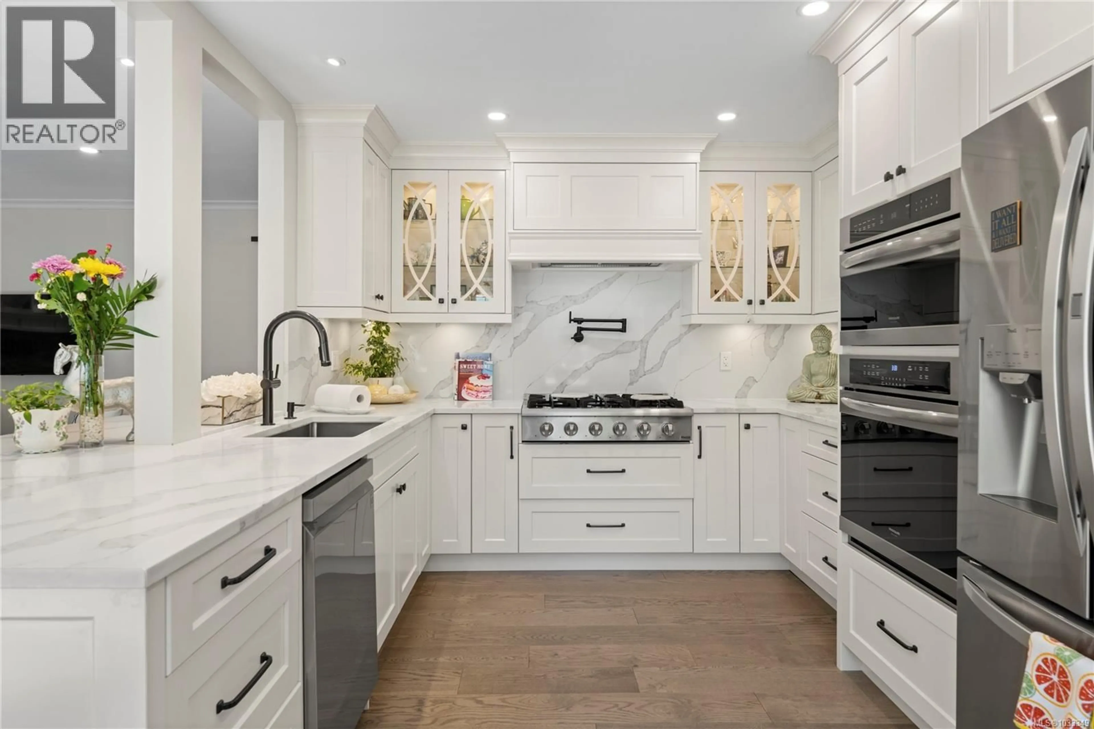 Contemporary kitchen, ceramic/tile floor for 221 BLAIRGOWRIE PLACE, Nanaimo British Columbia V9T4C8