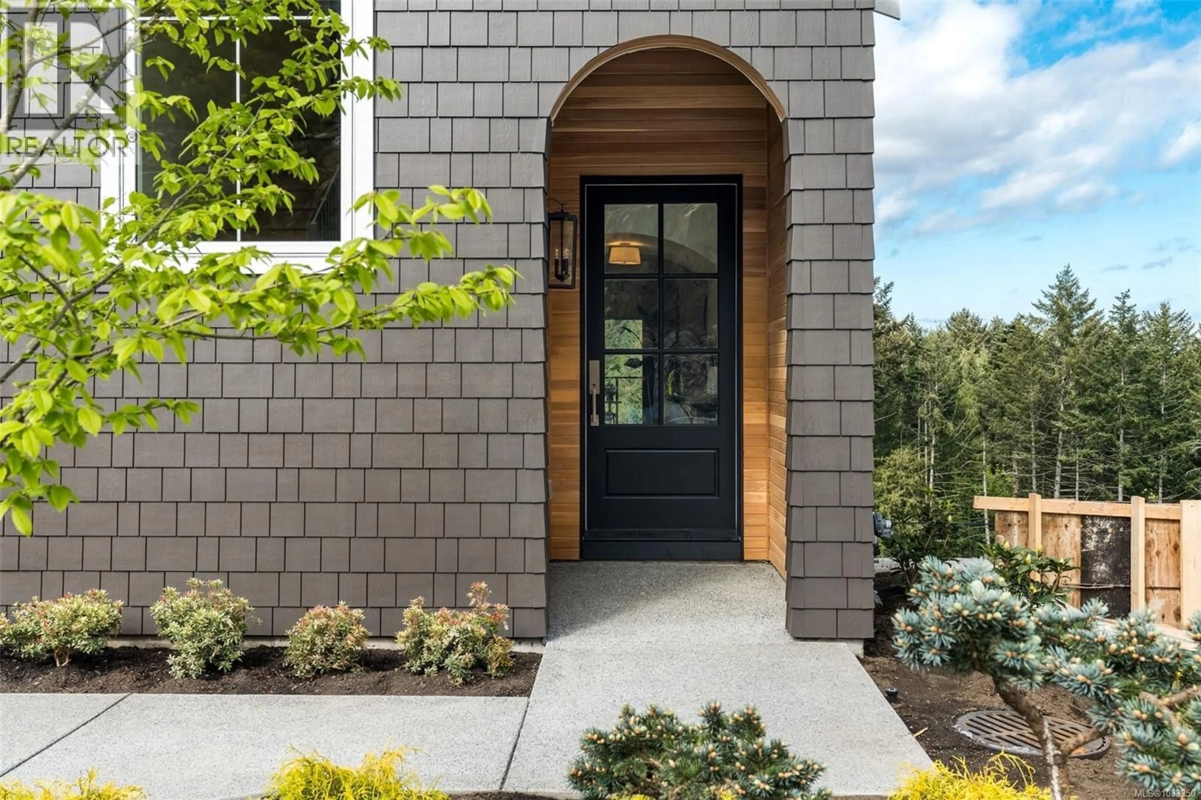 Indoor entryway for 1248 CEDARBROOK WAY, Langford British Columbia V9B6Z8