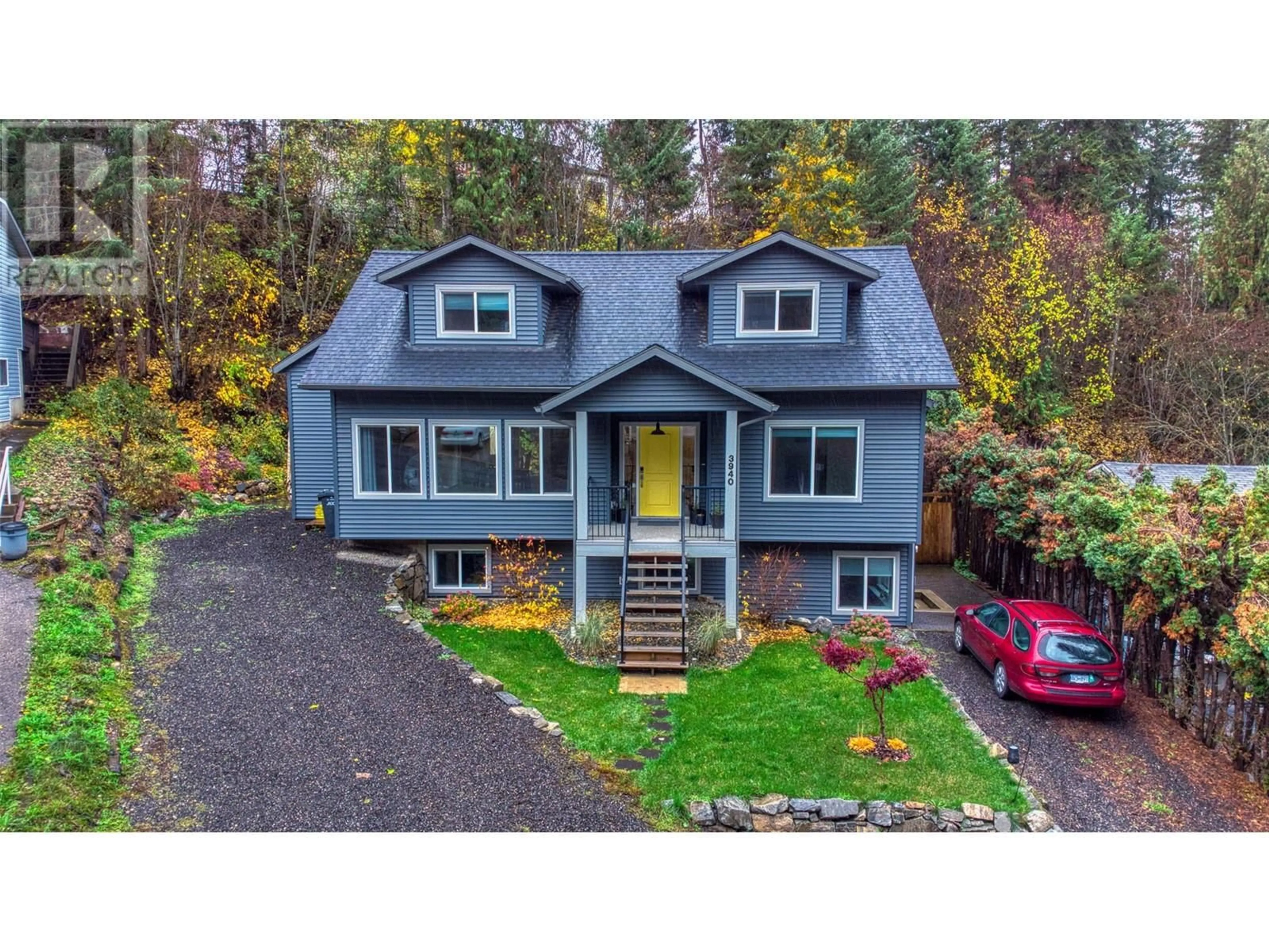 Home with vinyl exterior material, street for 3940 HIGHLAND PARK CRESCENT, Armstrong British Columbia V0E1B4