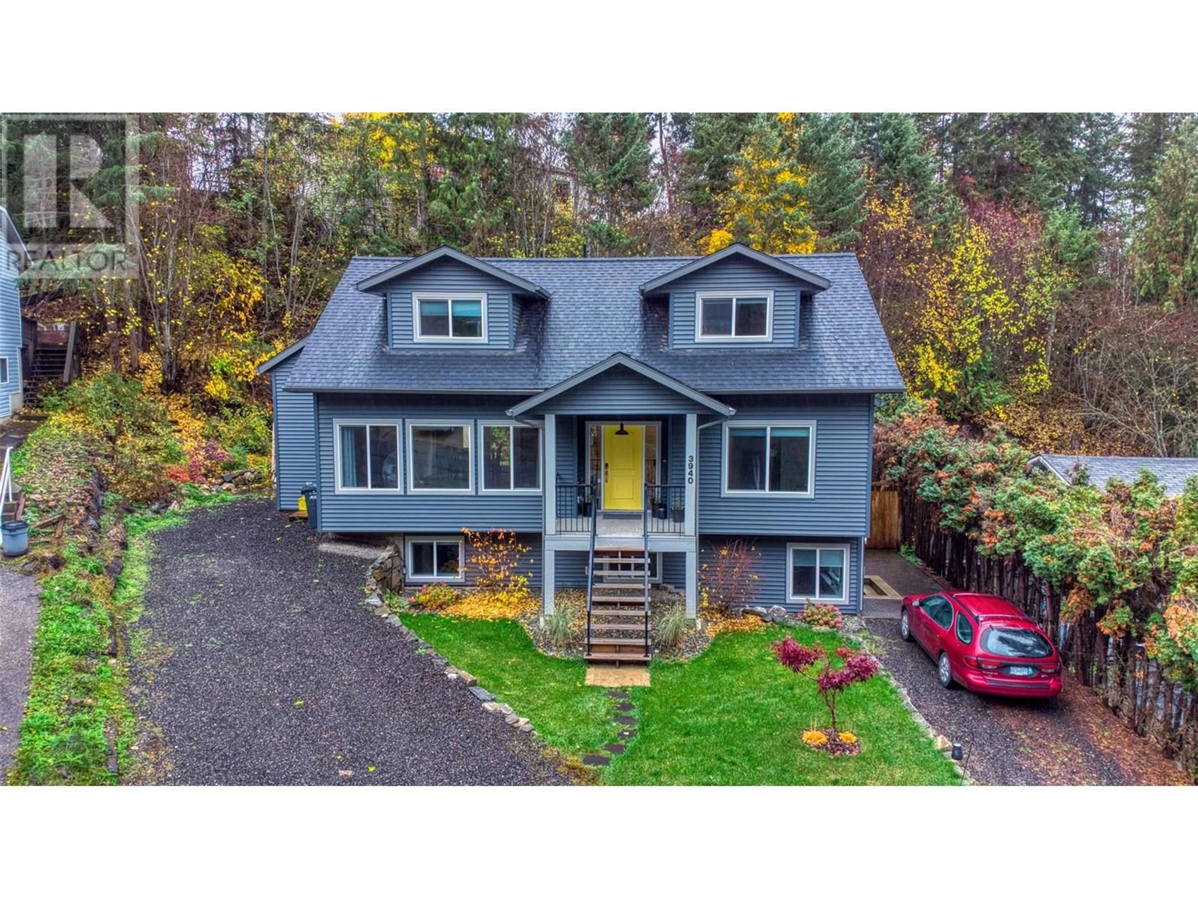 A pic from outside/outdoor area/front of a property/back of a property/a pic from drone, street for 3940 Highland Park Crescent, Armstrong British Columbia V0E1B4