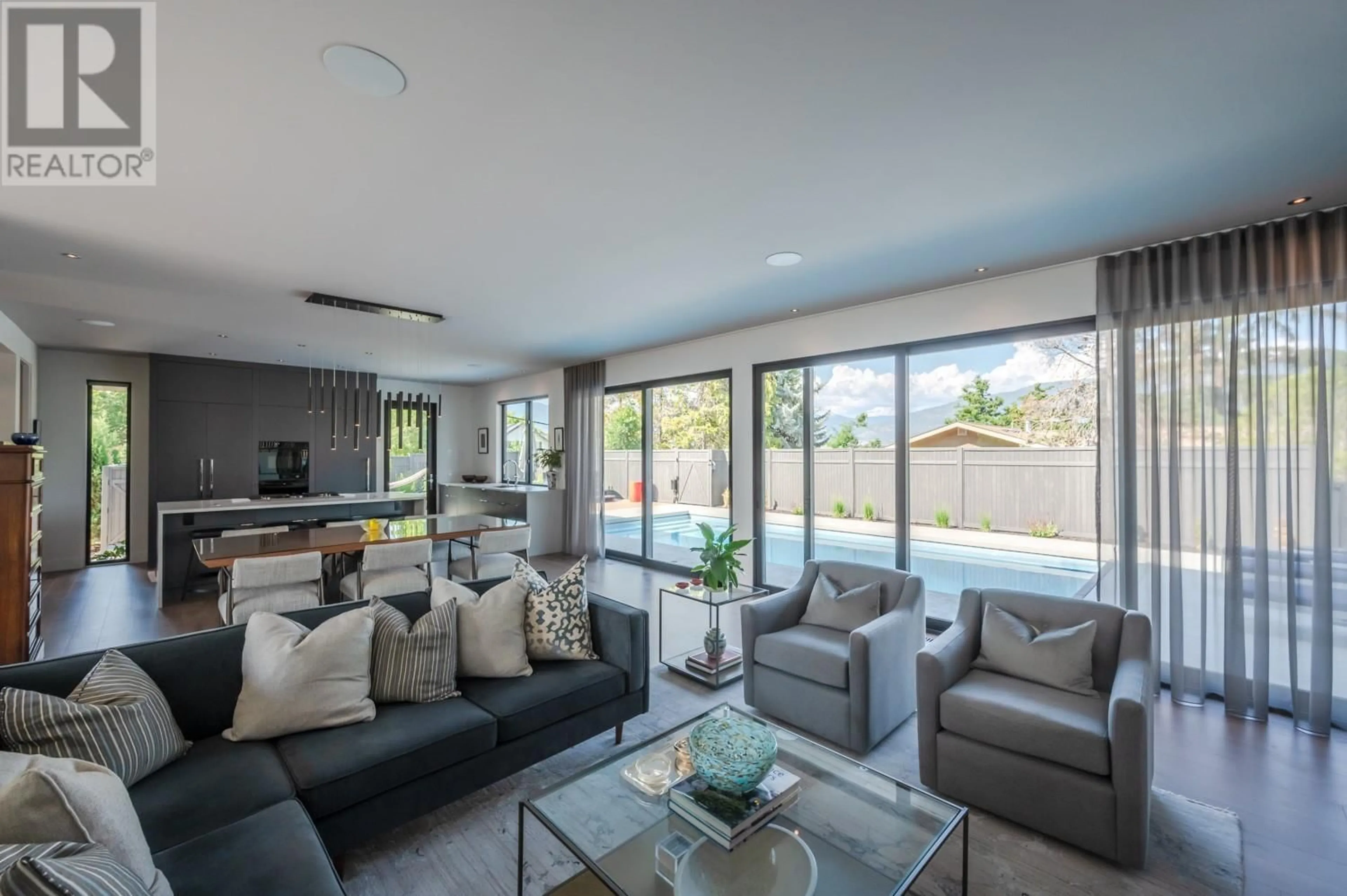 Living room with furniture, unknown for 681 VANCOUVER AVENUE, Penticton British Columbia V2A1A4