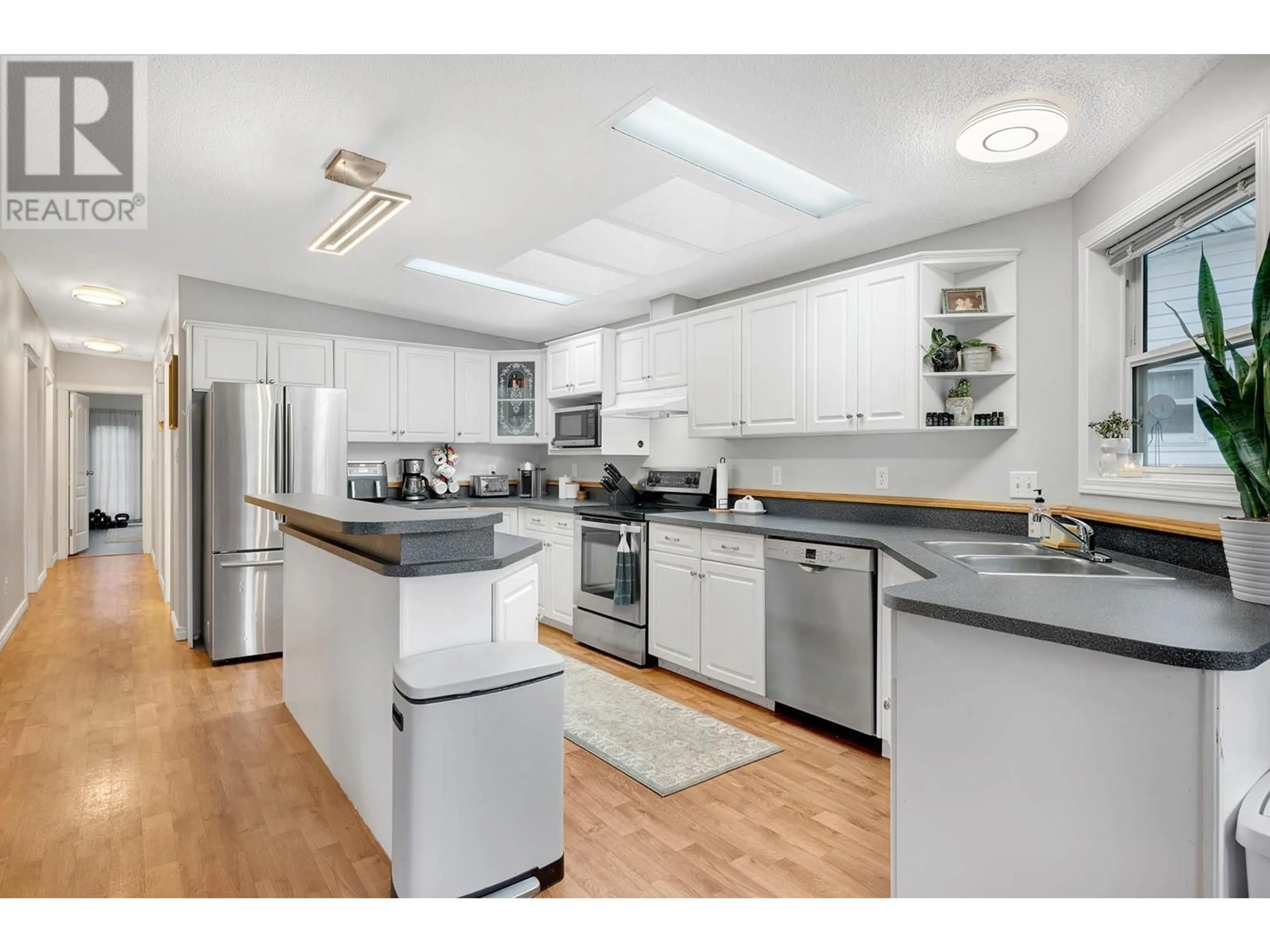 Open concept kitchen, unknown for 459 MCLEAN ROAD, Barriere British Columbia V0E1E0
