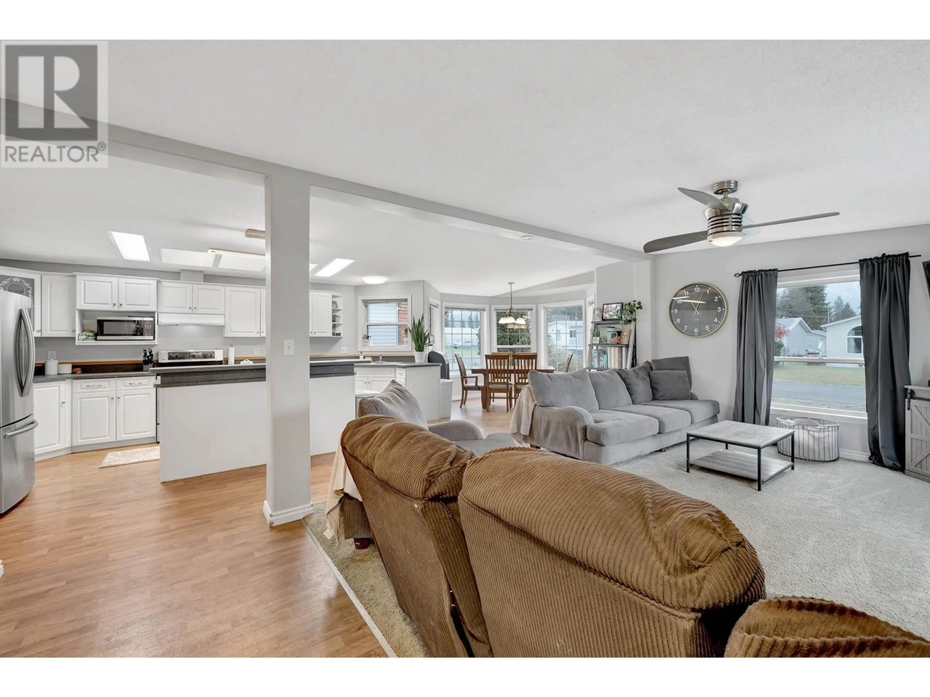 Open concept kitchen, unknown for 459 MCLEAN ROAD, Barriere British Columbia V0E1E0