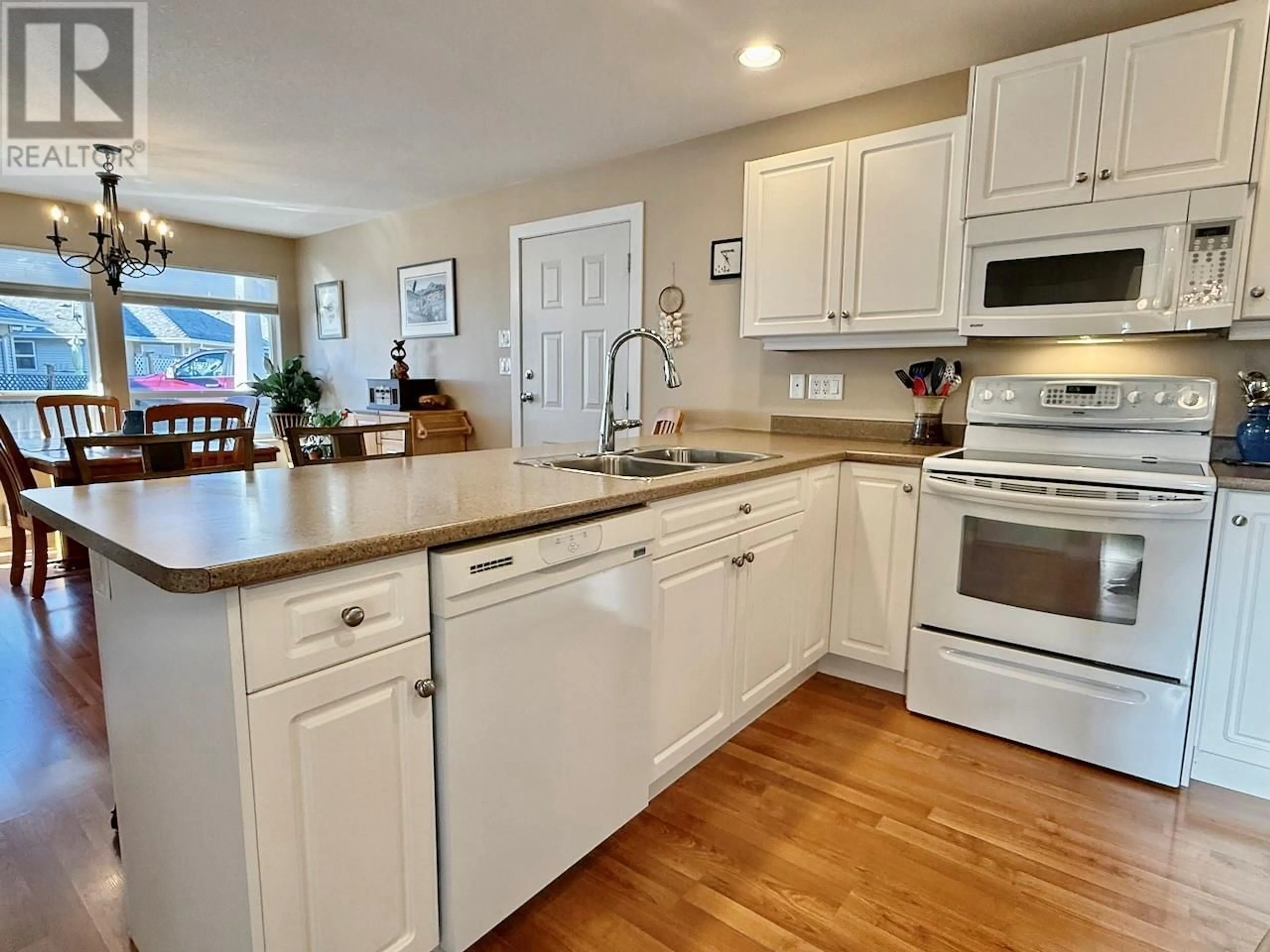 Open concept kitchen, ceramic/tile floor for 601 9th Street Unit# 6, Keremeos British Columbia V0X1N3