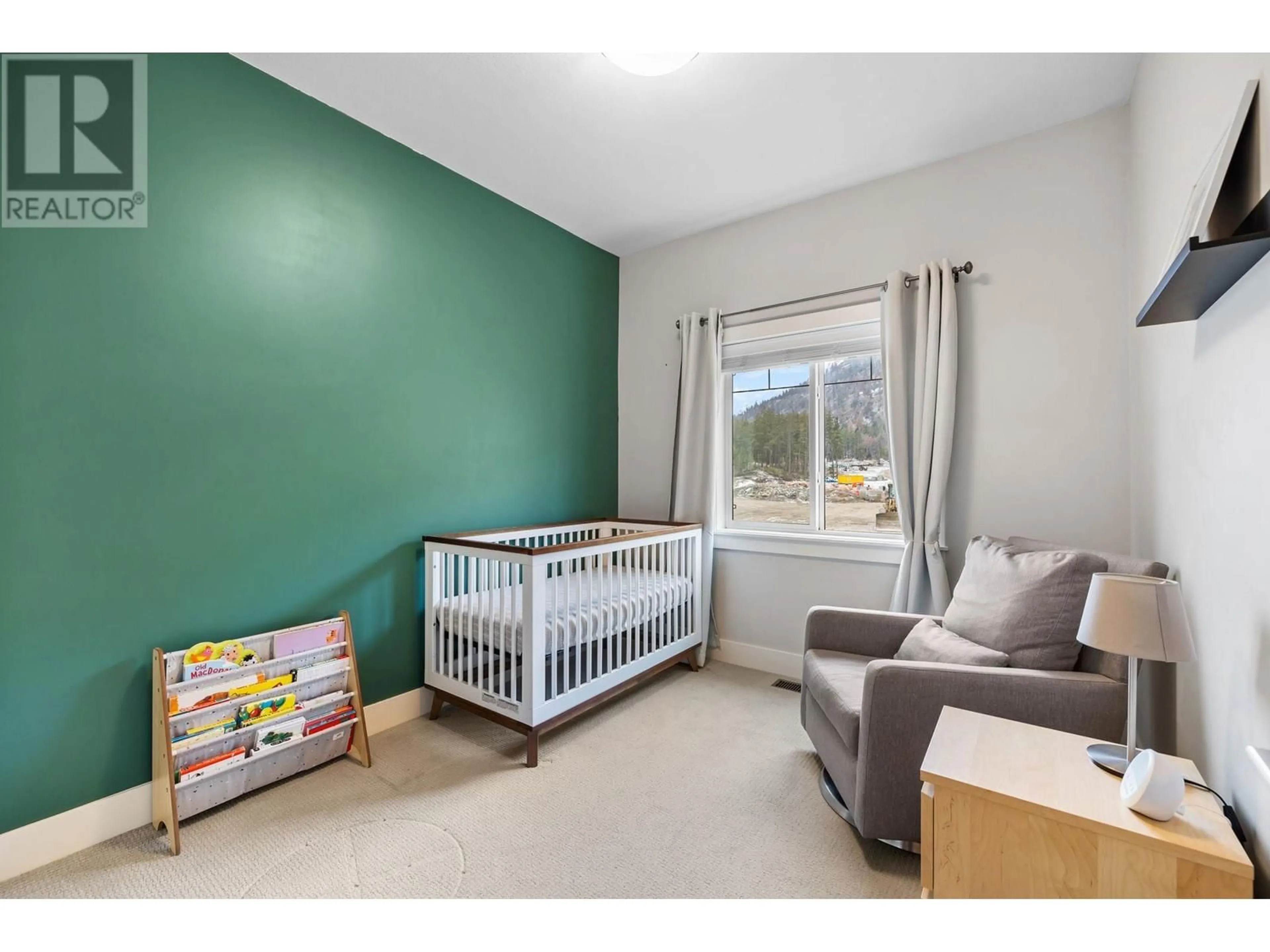 A pic of a room for 9 - 1450 UNION ROAD, Kelowna British Columbia V1V3E1