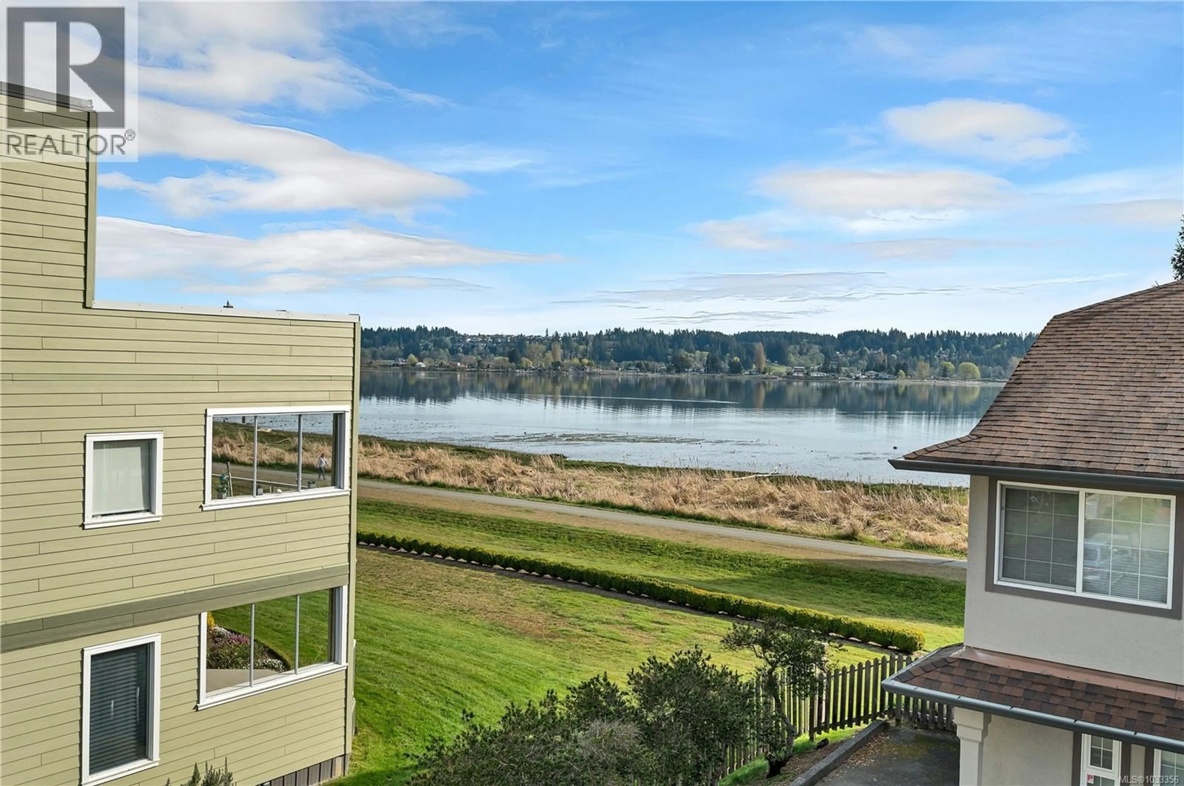 Patio, water/lake/river/ocean view for 5 - 3020 CLIFFE AVENUE, Courtenay British Columbia V9N2L7