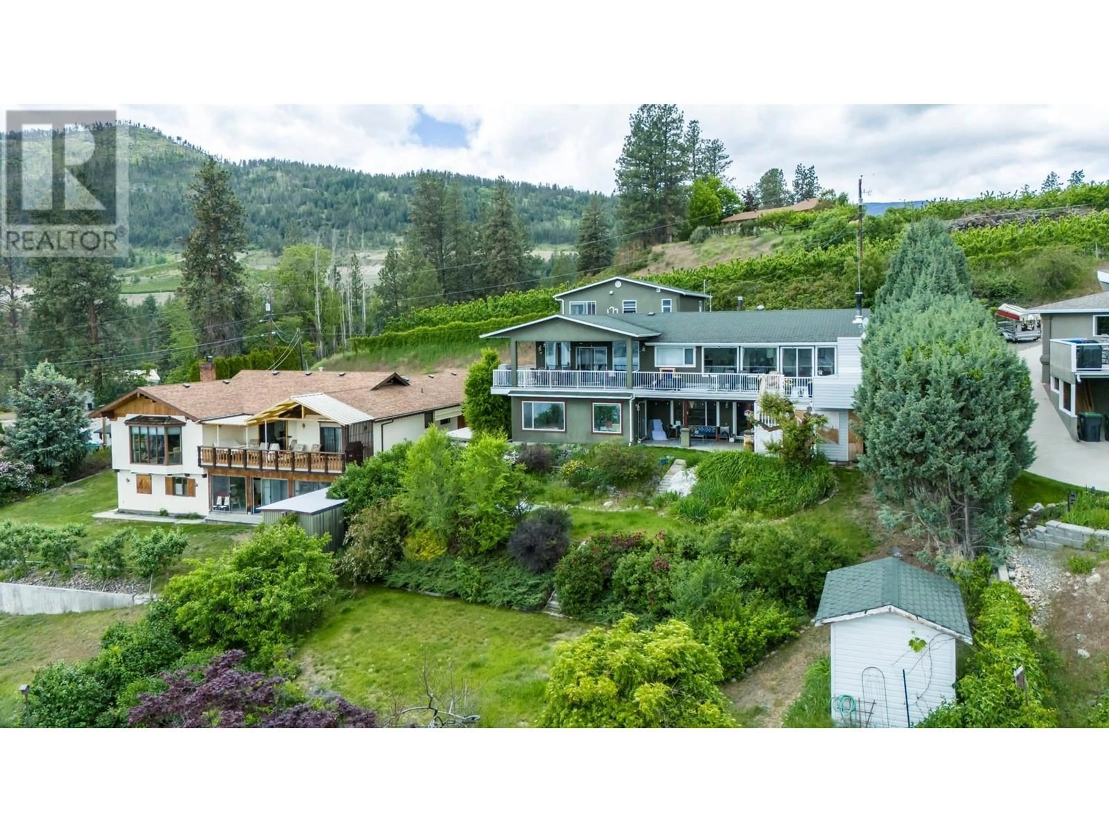 A pic from outside/outdoor area/front of a property/back of a property/a pic from drone, mountain view for 6471 Vernon Avenue, Peachland British Columbia V0H1X8