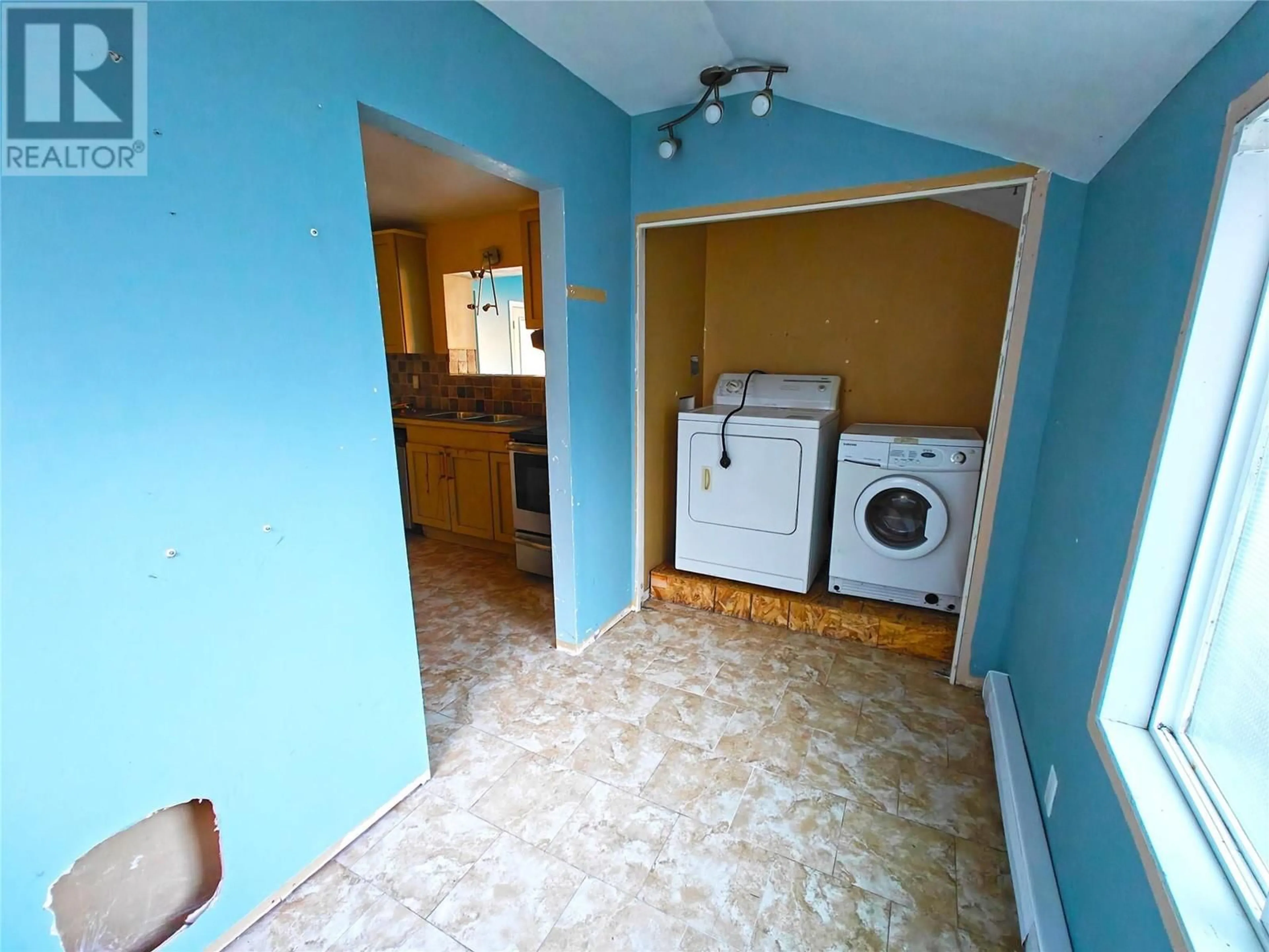 Laundry room for 2087 Topping Street, Trail British Columbia V1R4G6