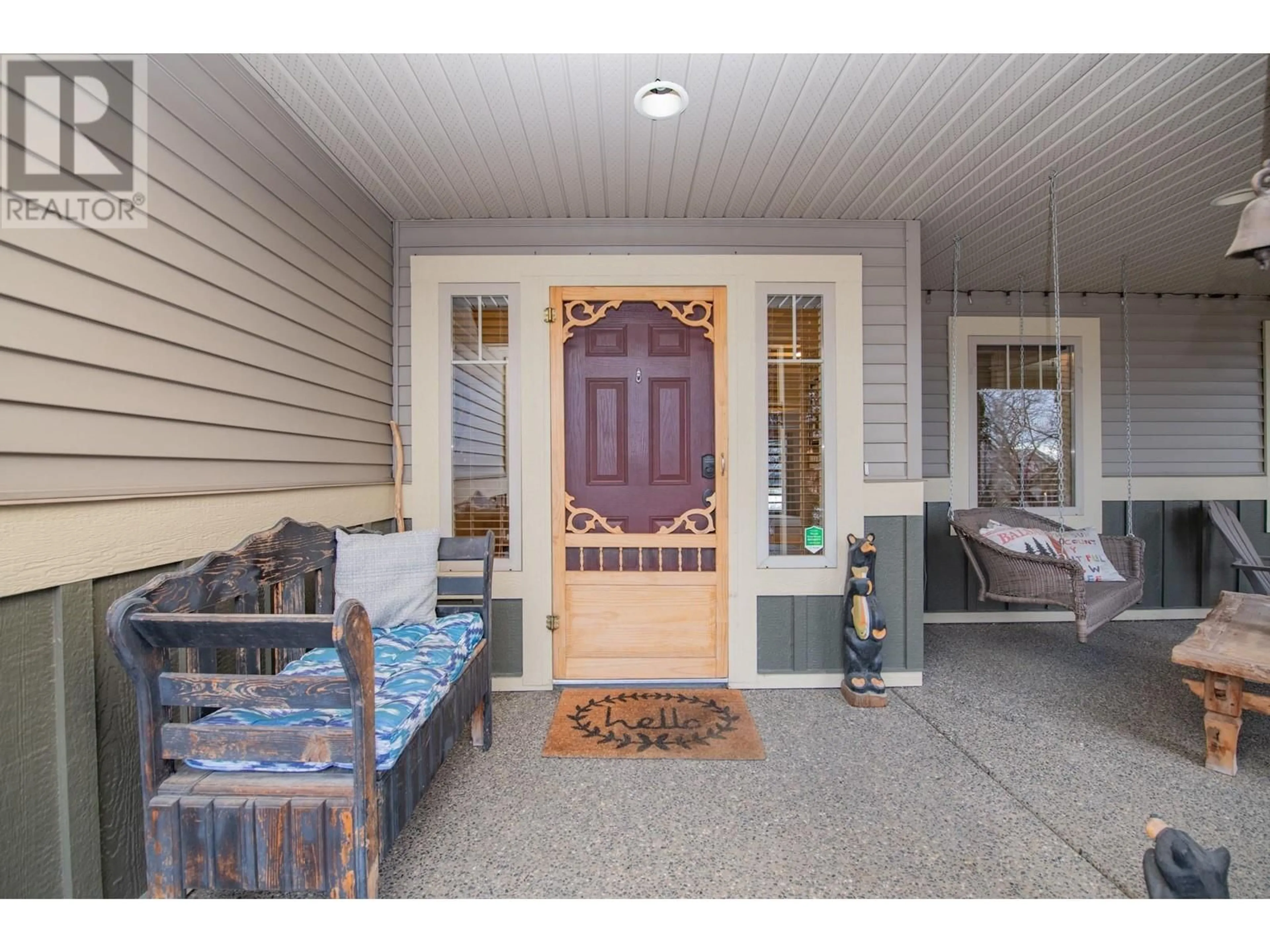 Indoor entryway for 523 MIDDLETON WAY, Coldstream British Columbia V1B3A3