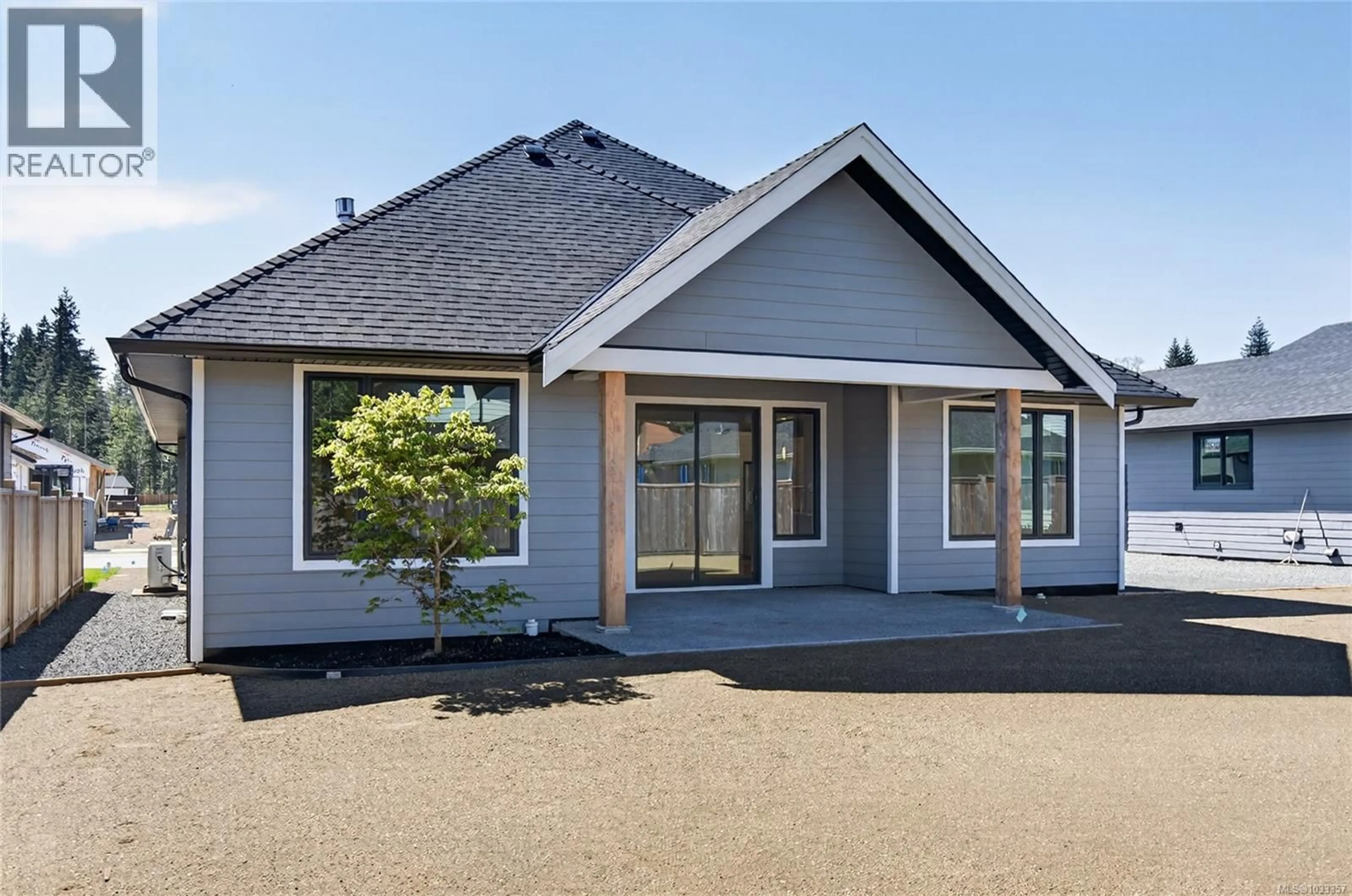 Home with vinyl exterior material, street for 758 SITKA STREET, Campbell River British Columbia V9H0G4