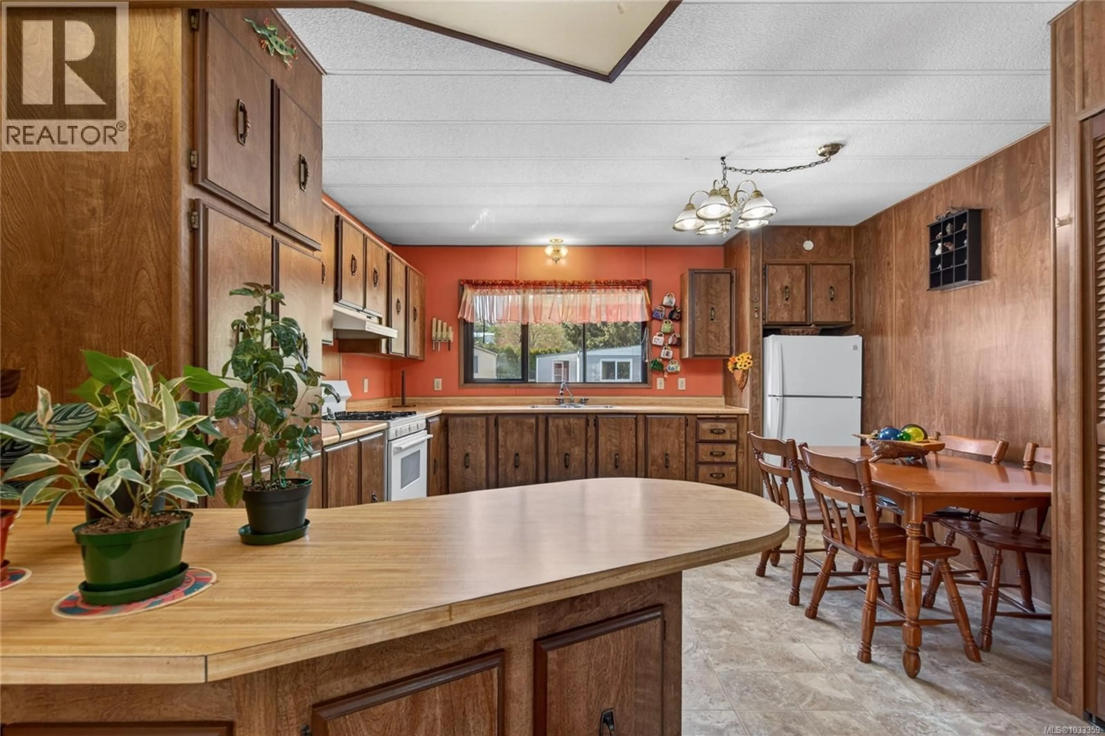 Open concept kitchen, ceramic/tile floor for 19 - 951 HOMEWOOD ROAD, Campbell River British Columbia V9W3N7