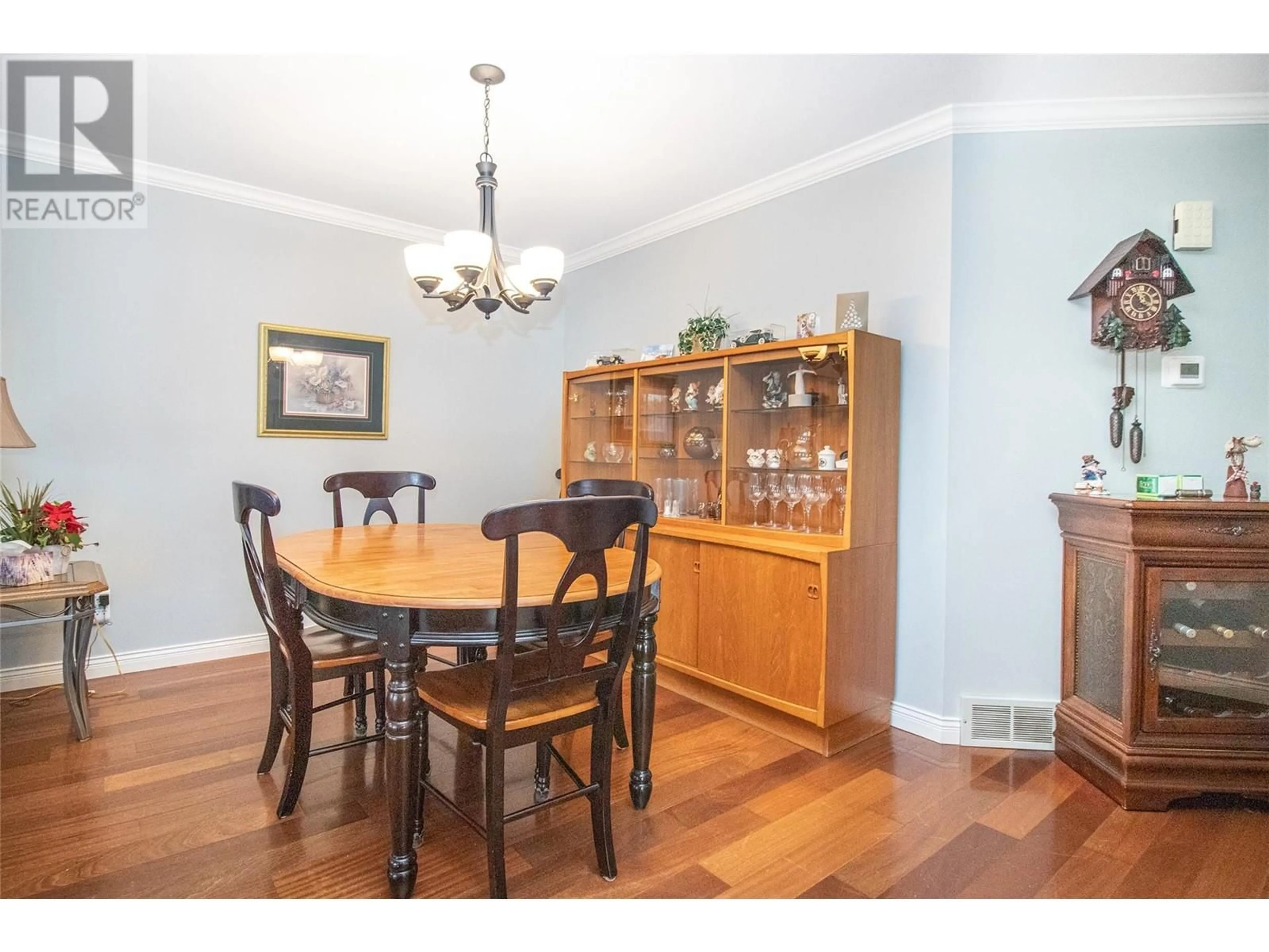 Dining room, wood/laminate floor for 1101 Cameron Avenue Unit# 5, Kelowna British Columbia V1Y8V2