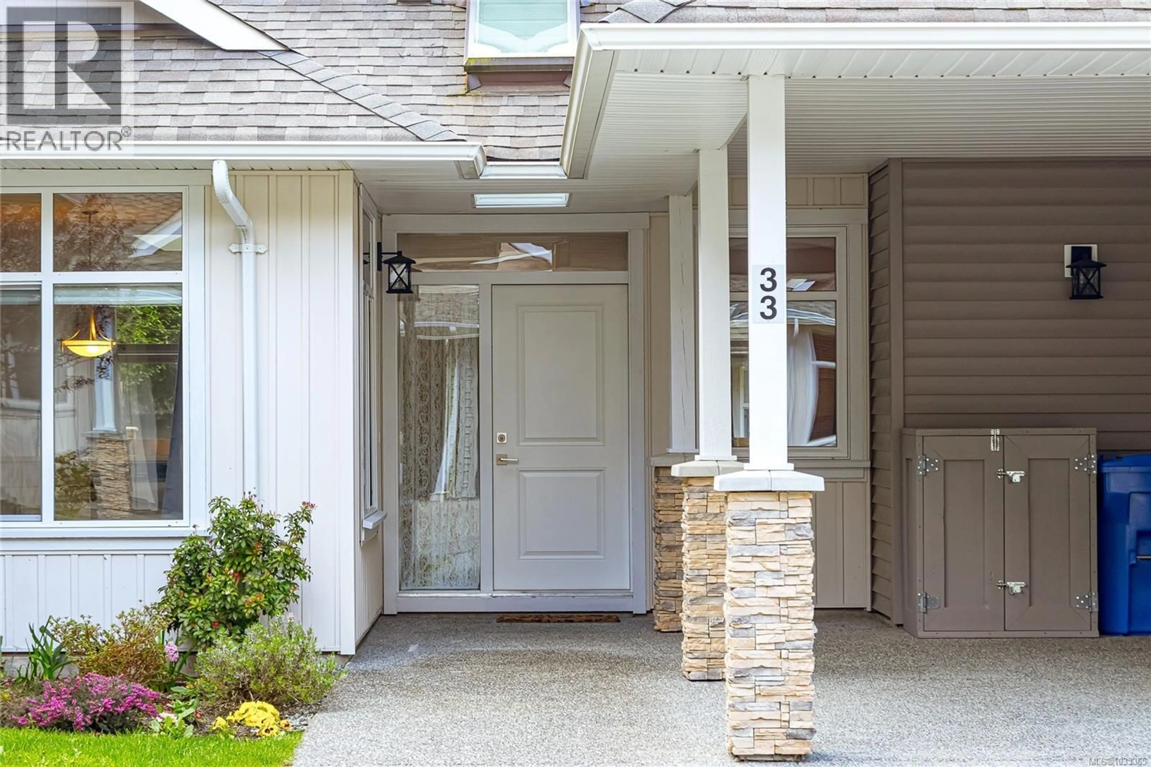 Indoor entryway for 33 - 300 GROSSKLEG WAY, Lake Cowichan British Columbia V0R2G1