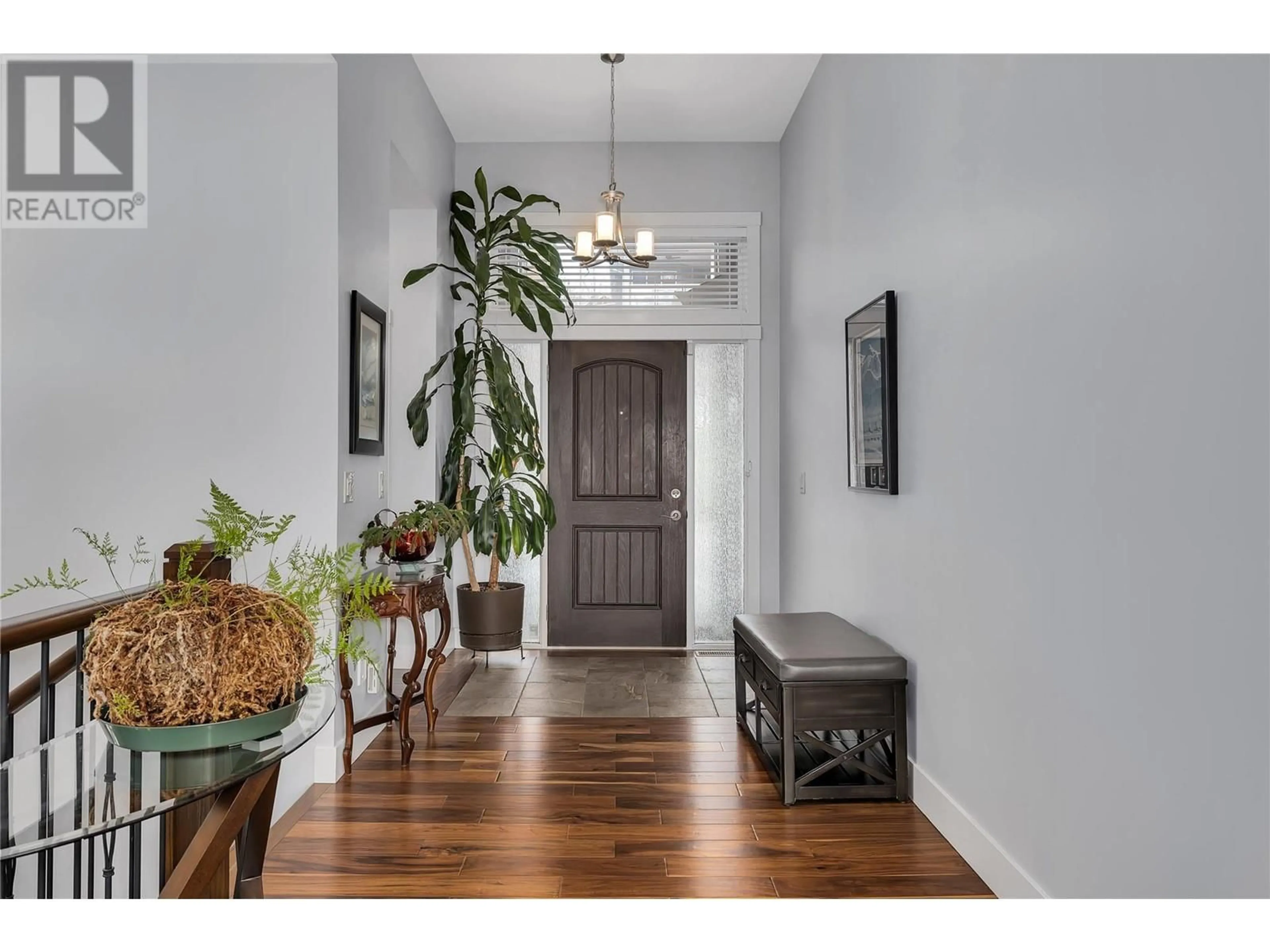 Indoor entryway for 1319 Samurai Court, Kelowna British Columbia V1P1S2