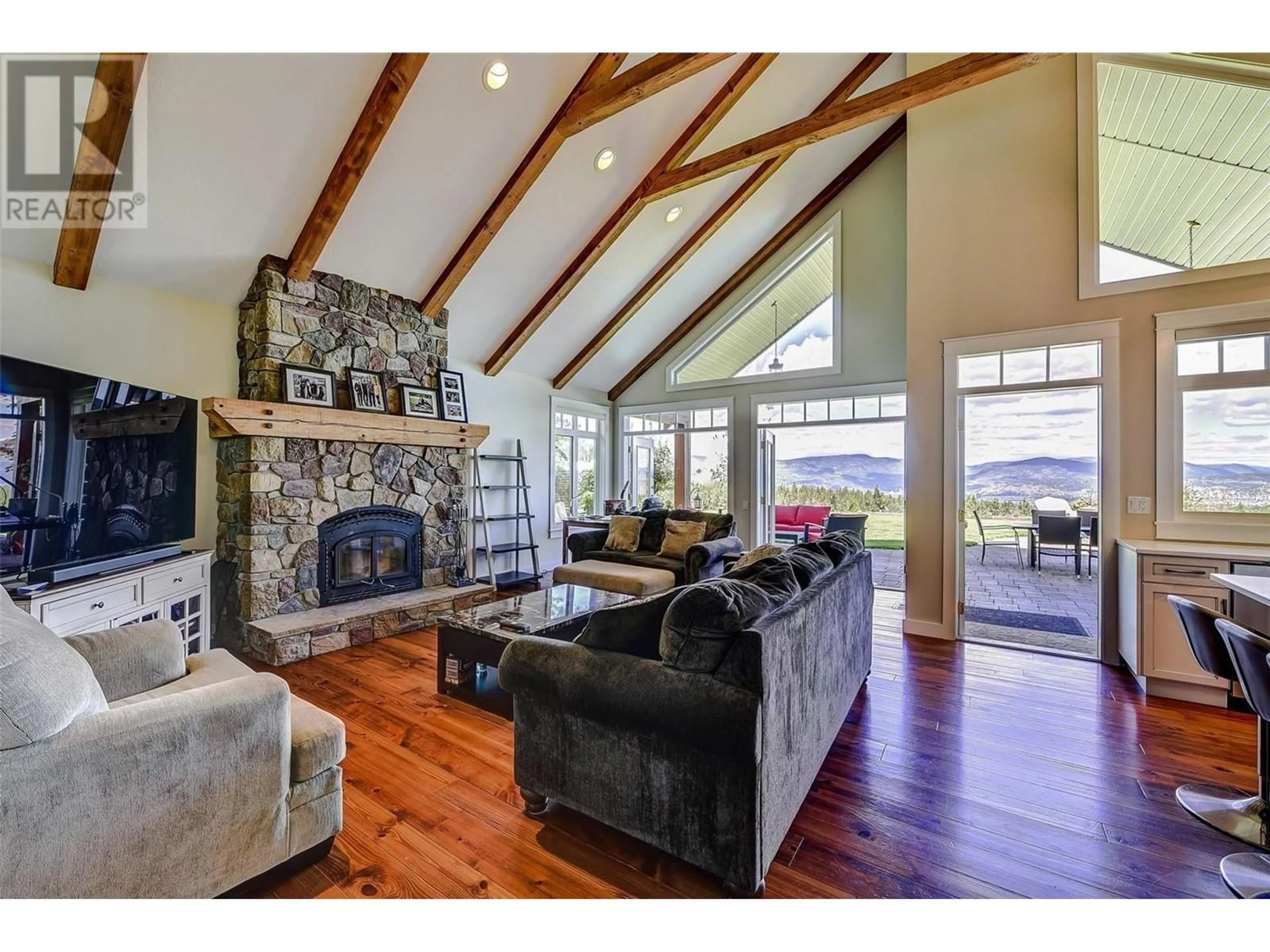 Living room with furniture, unknown for 3672 LUXMOORE ROAD, Kelowna British Columbia V1W4C7
