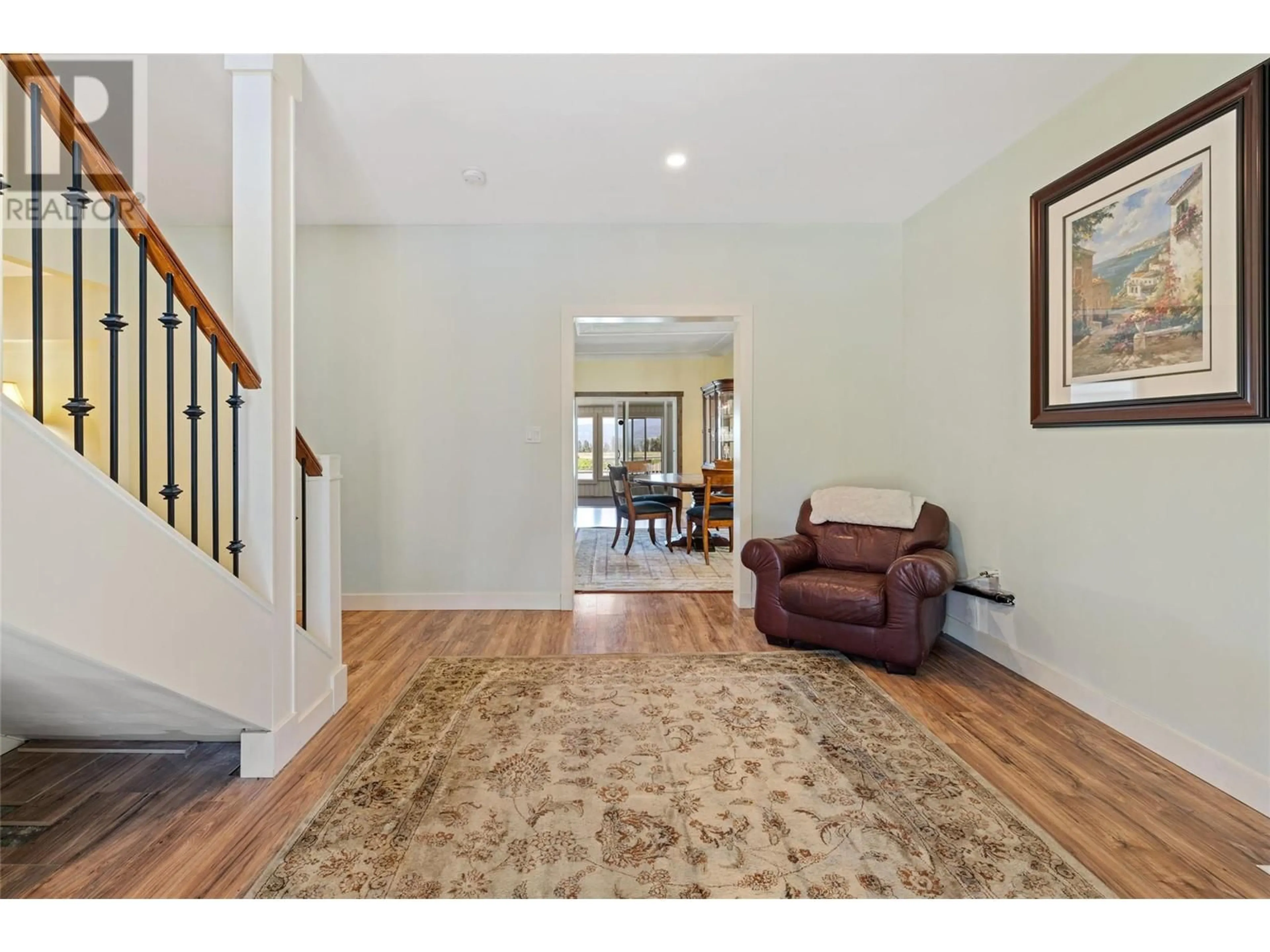Indoor entryway for 3299 MCCULLOCH ROAD, Kelowna British Columbia V1W4G5