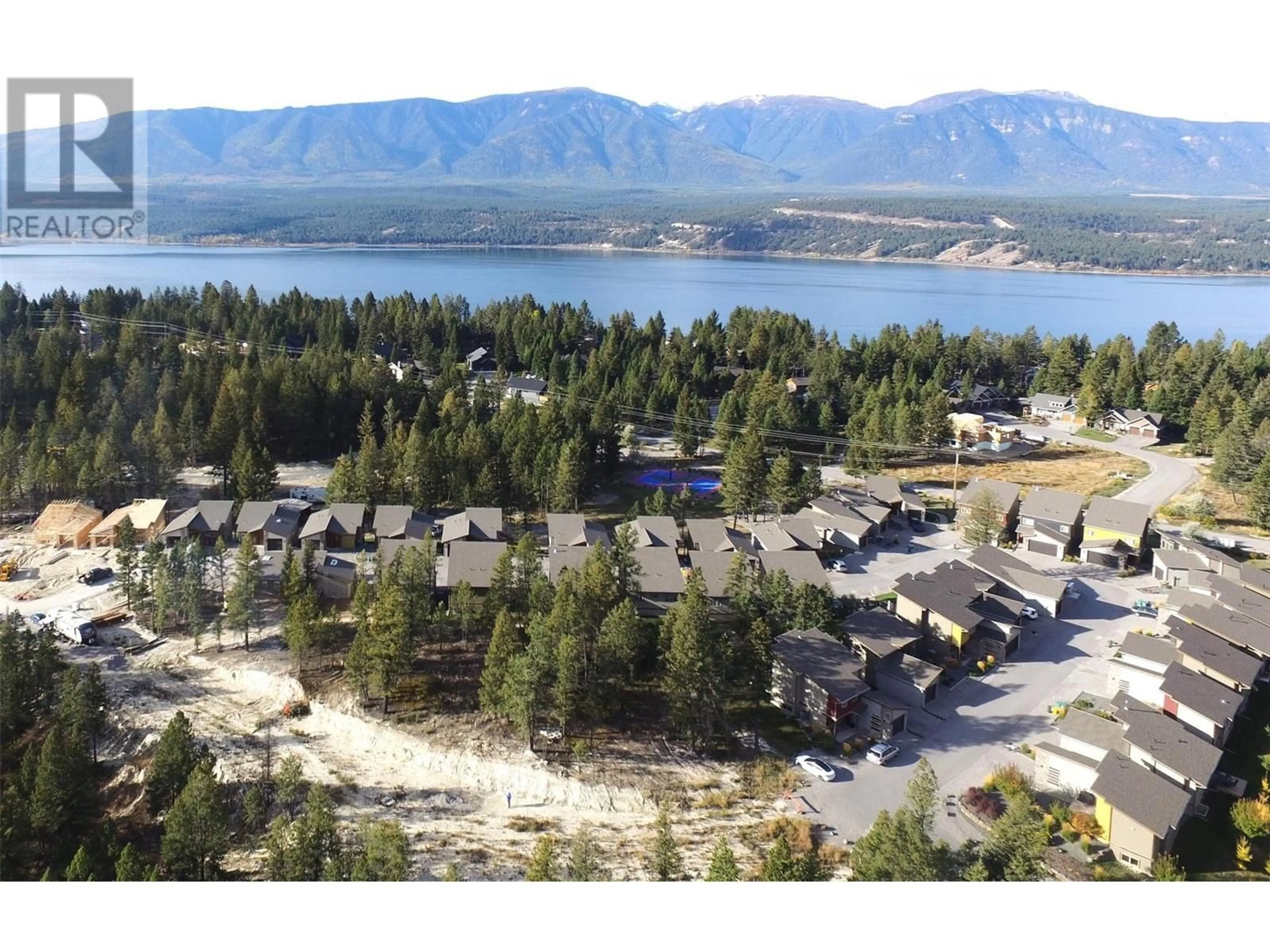 A pic from outside/outdoor area/front of a property/back of a property/a pic from drone, mountain view for 4926 Timber Ridge Road Unit# 42, Windermere British Columbia V0B1L0