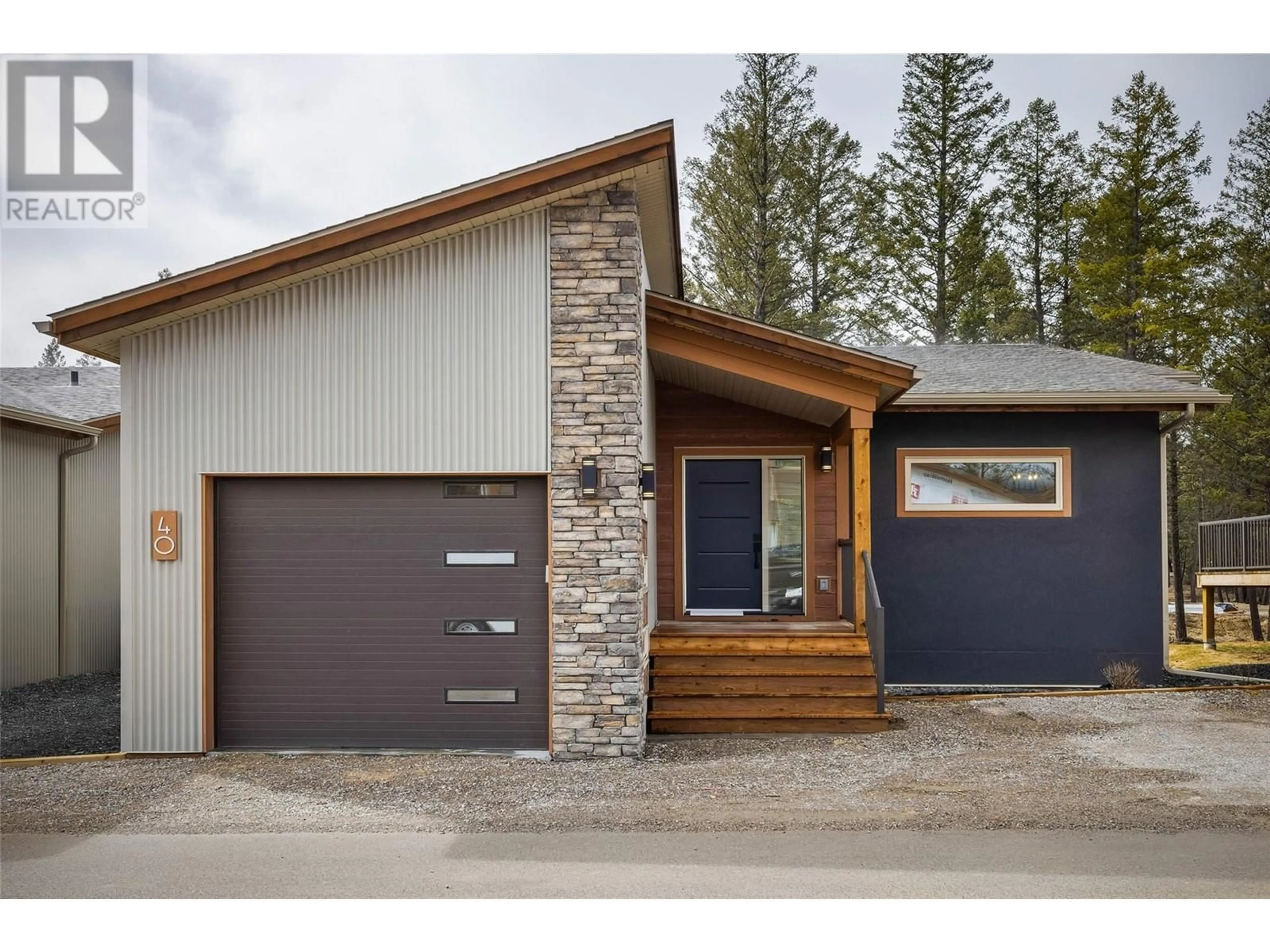 Open concept kitchen, wood/laminate floor for 44 - 4926 TIMBER RIDGE ROAD, Windermere British Columbia V0B1L0