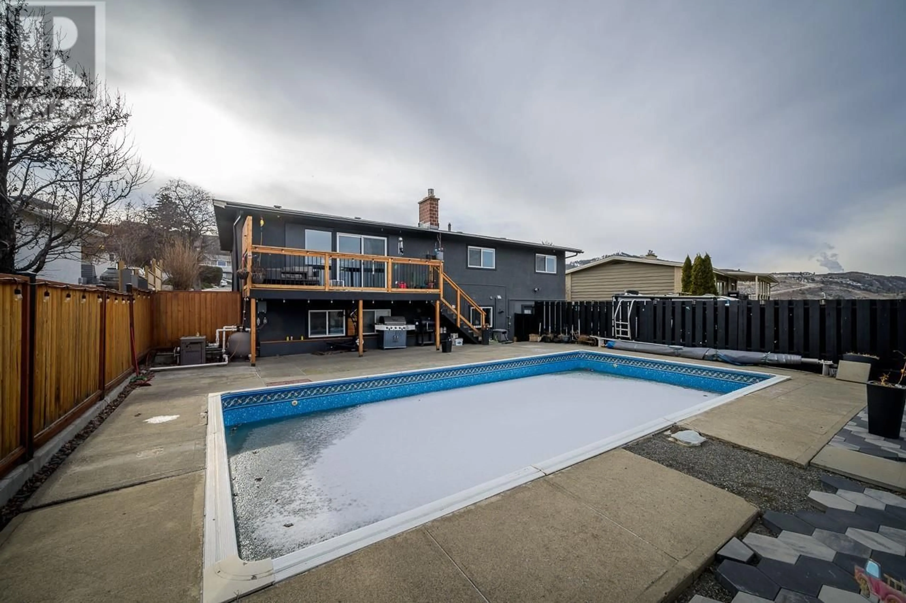 Pool for 492 GRANDVIEW TERRACE, Kamloops British Columbia V2C3Z4