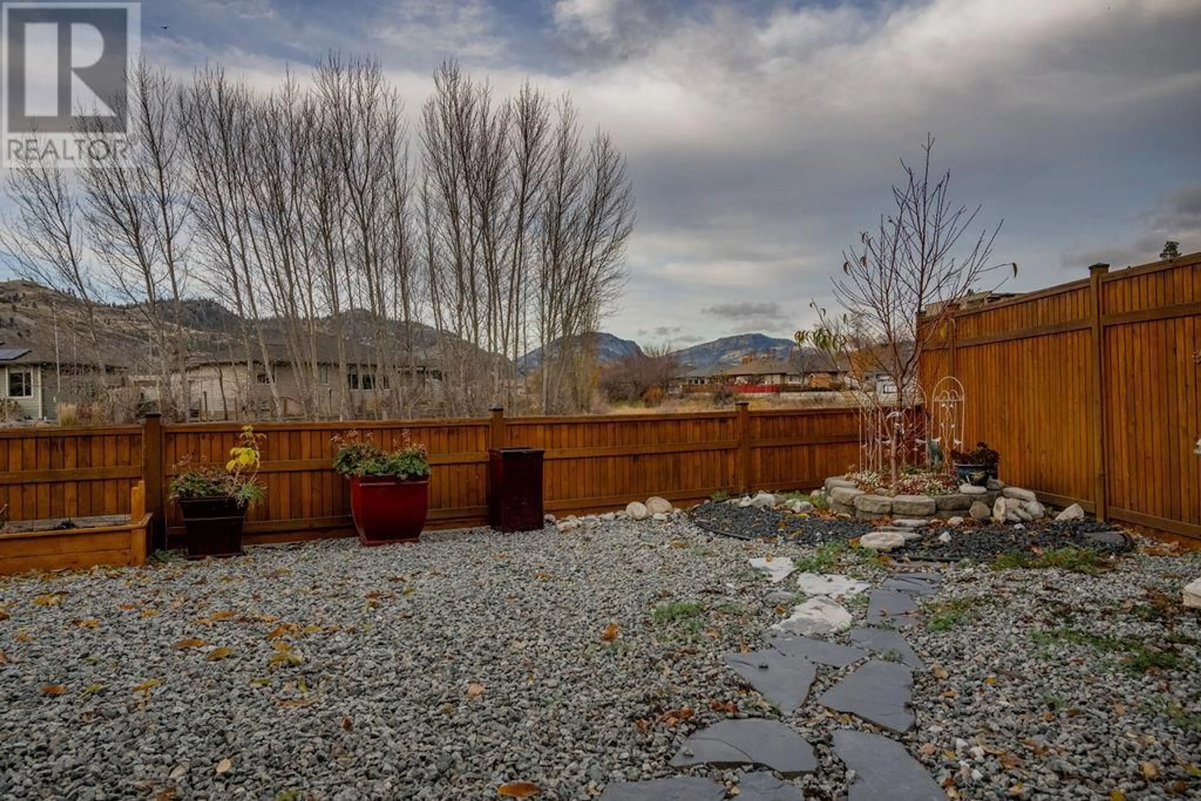 Patio, mountain view for 230 BUNCHGRASS AVENUE, Oliver British Columbia V0H1T3