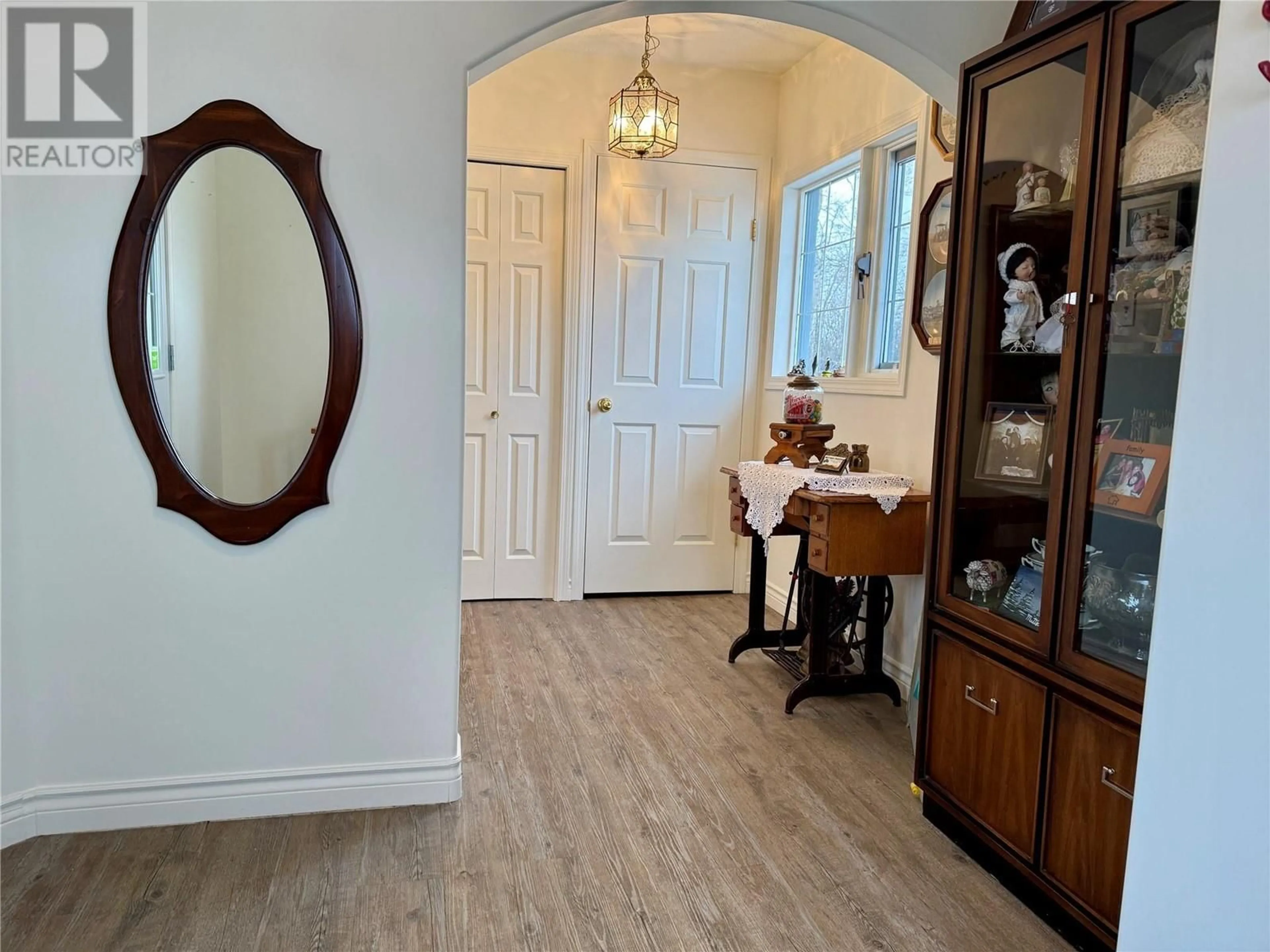 Indoor entryway for 4490 ROLLA ROAD, Dawson Creek British Columbia V0C2G0