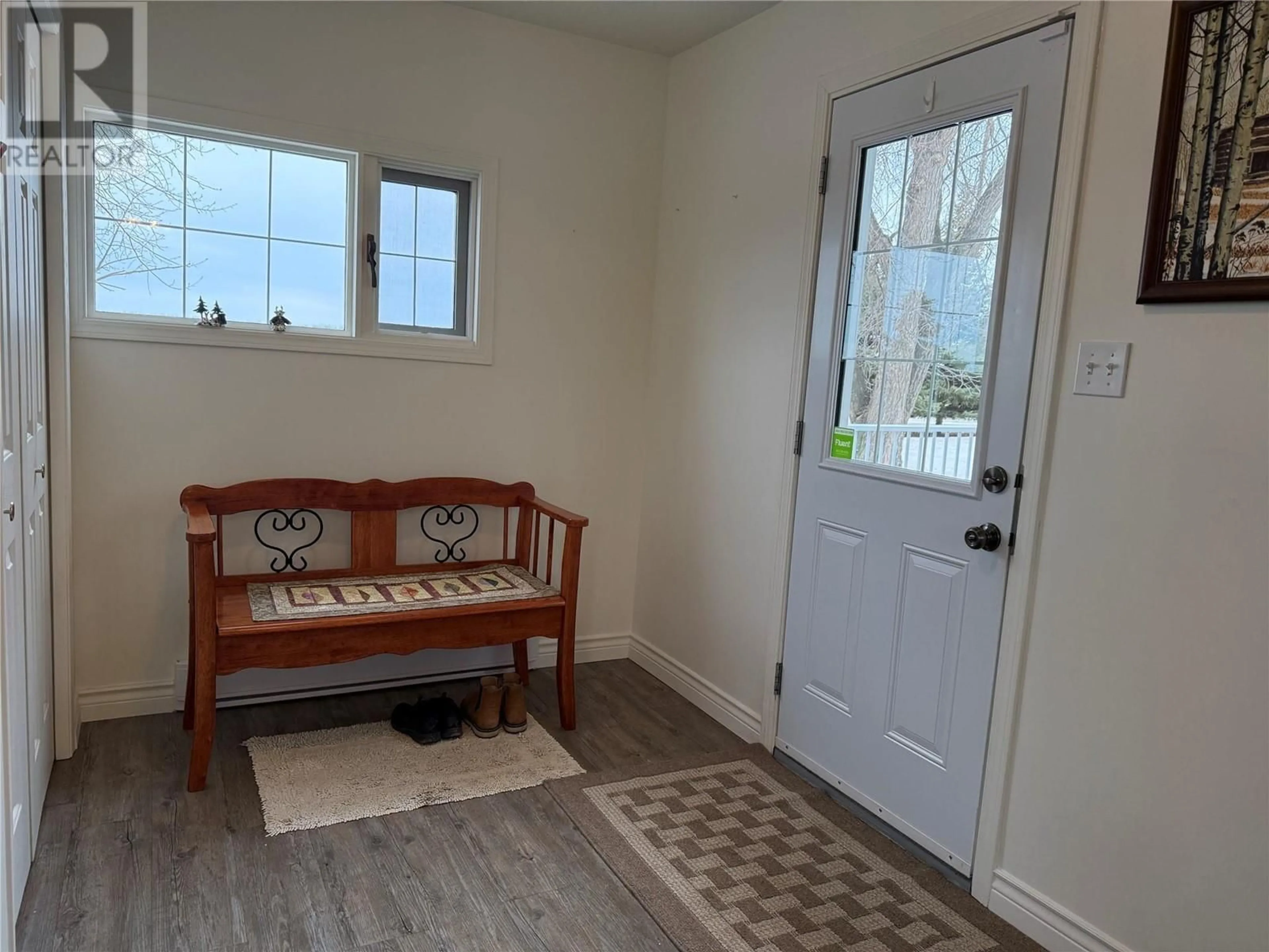Indoor entryway for 4490 ROLLA ROAD, Dawson Creek British Columbia V0C2G0