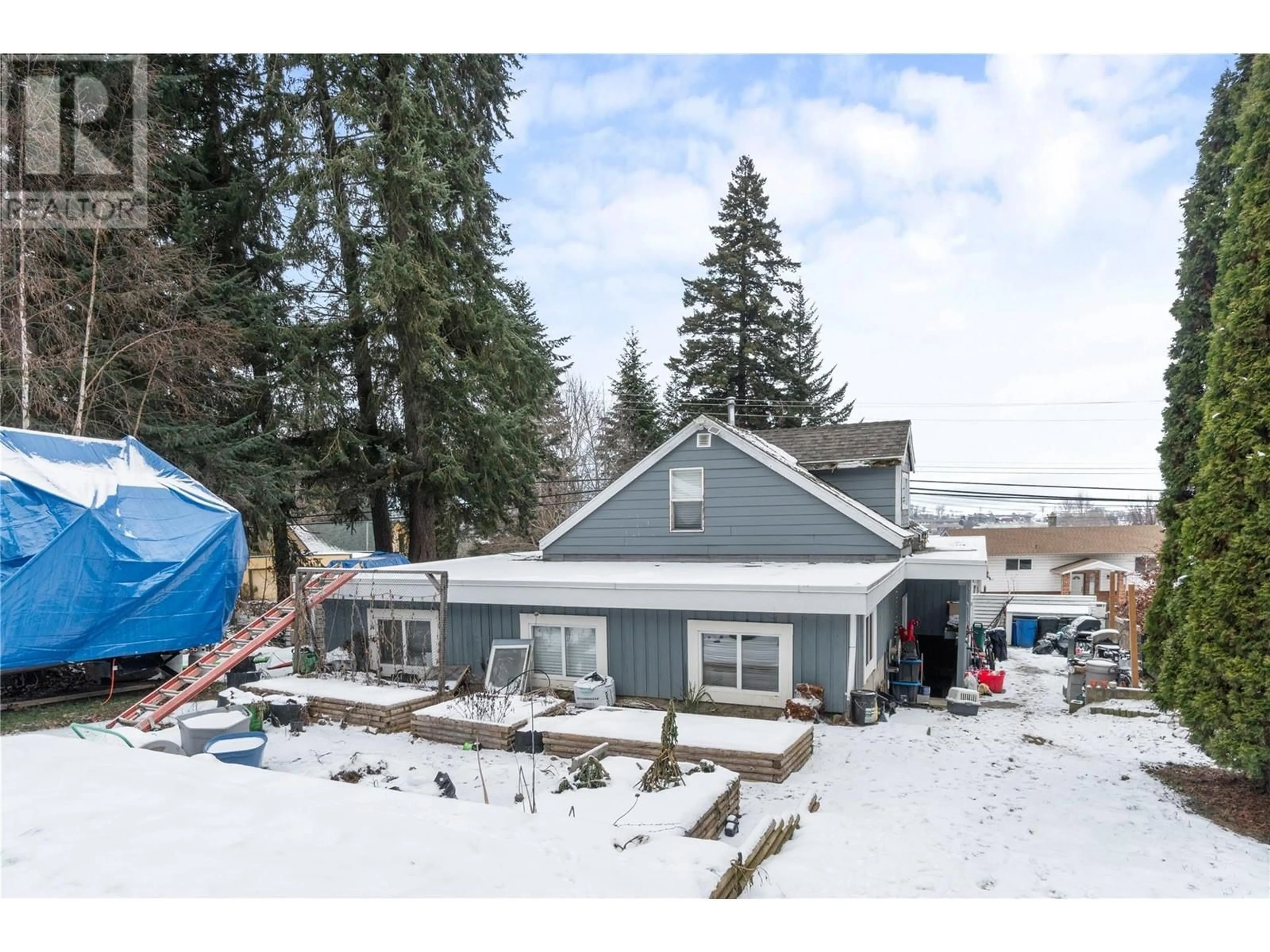 A pic from outside/outdoor area/front of a property/back of a property/a pic from drone, unknown for 780 Foothill Road SW, Salmon Arm British Columbia V1E1T6