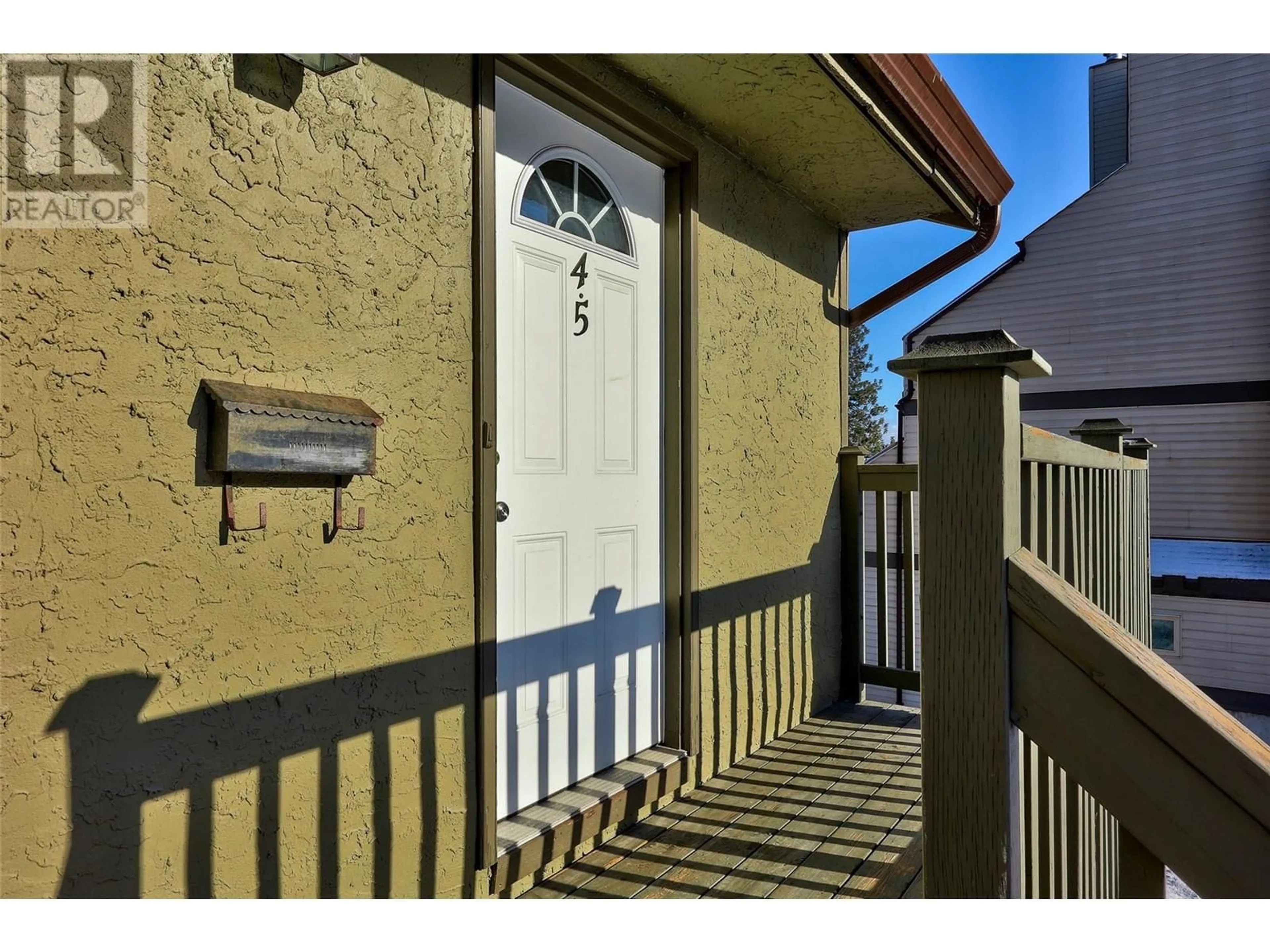 Indoor entryway for 1750 SUMMIT Drive Unit# 45, Kamloops British Columbia V2E1Y1