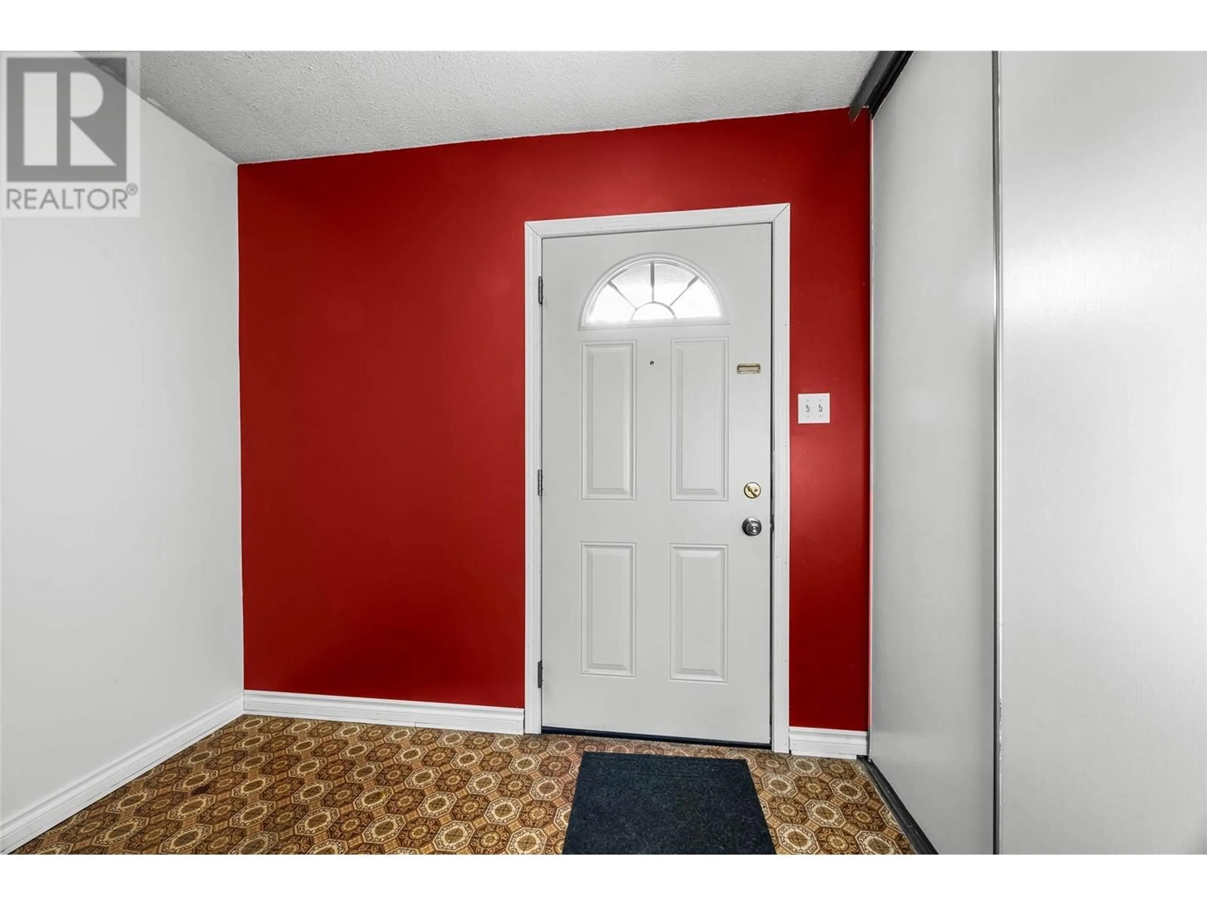 Indoor entryway for 1750 SUMMIT Drive Unit# 45, Kamloops British Columbia V2E1Y1