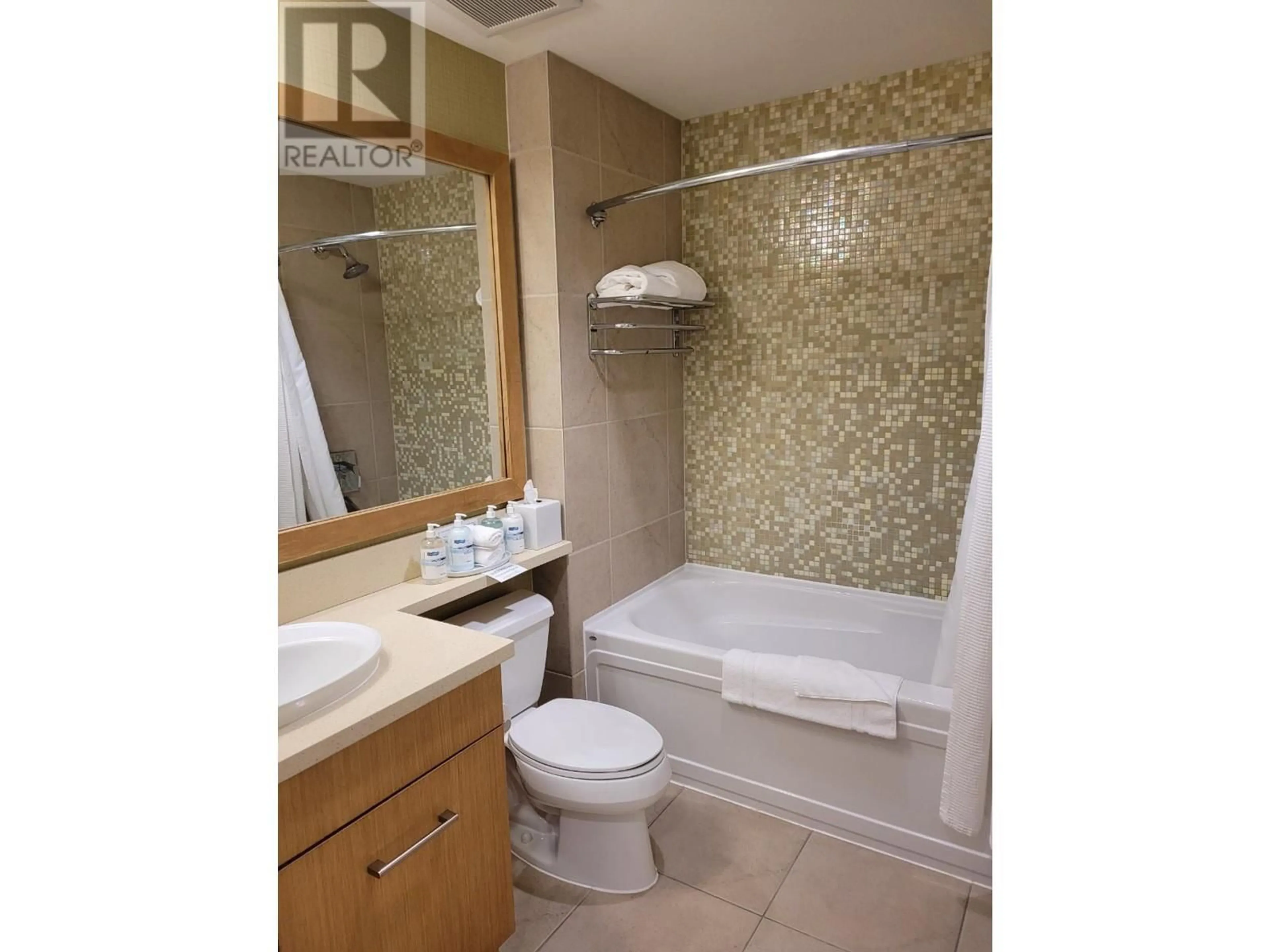 Standard bathroom, ceramic/tile floor for 328 - 15 PARK PLACE, Osoyoos British Columbia V0H1V0