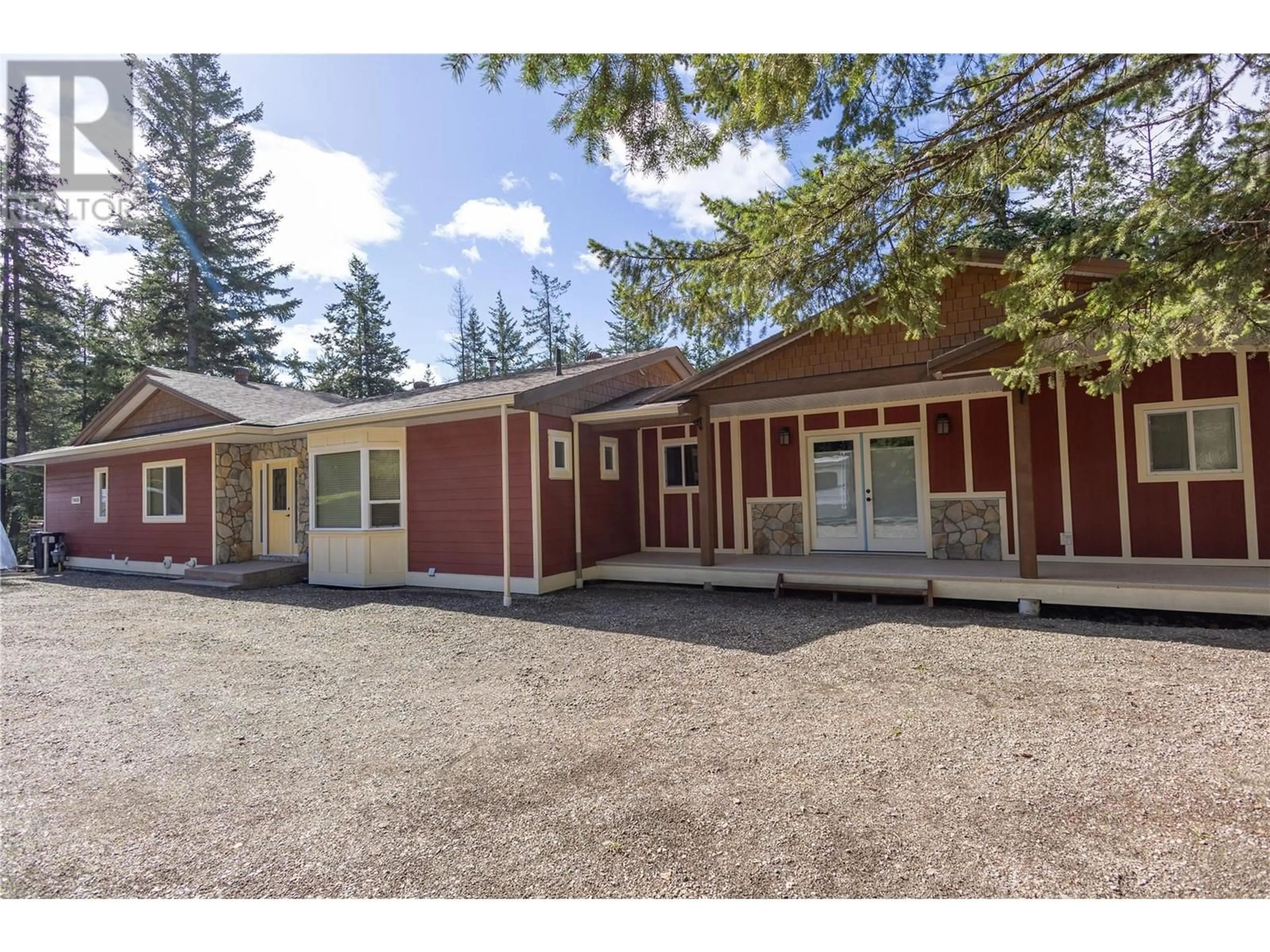 A pic from outside/outdoor area/front of a property/back of a property/a pic from drone, street for 7868 WALLACE ROAD, Vernon British Columbia V1B3N2