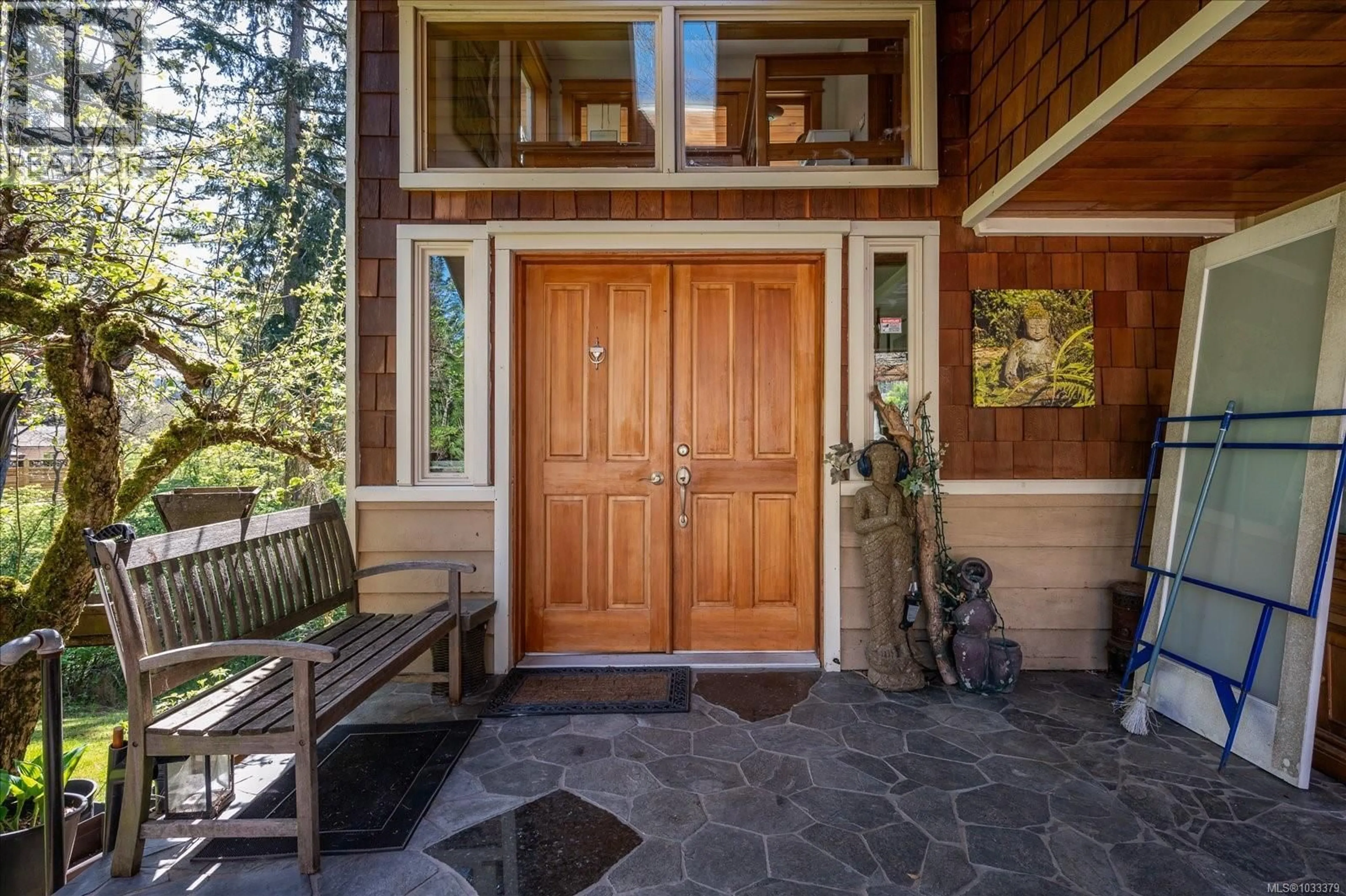 Indoor entryway for 2091 EAST WELLINGTON ROAD, Nanaimo British Columbia V9S5V2