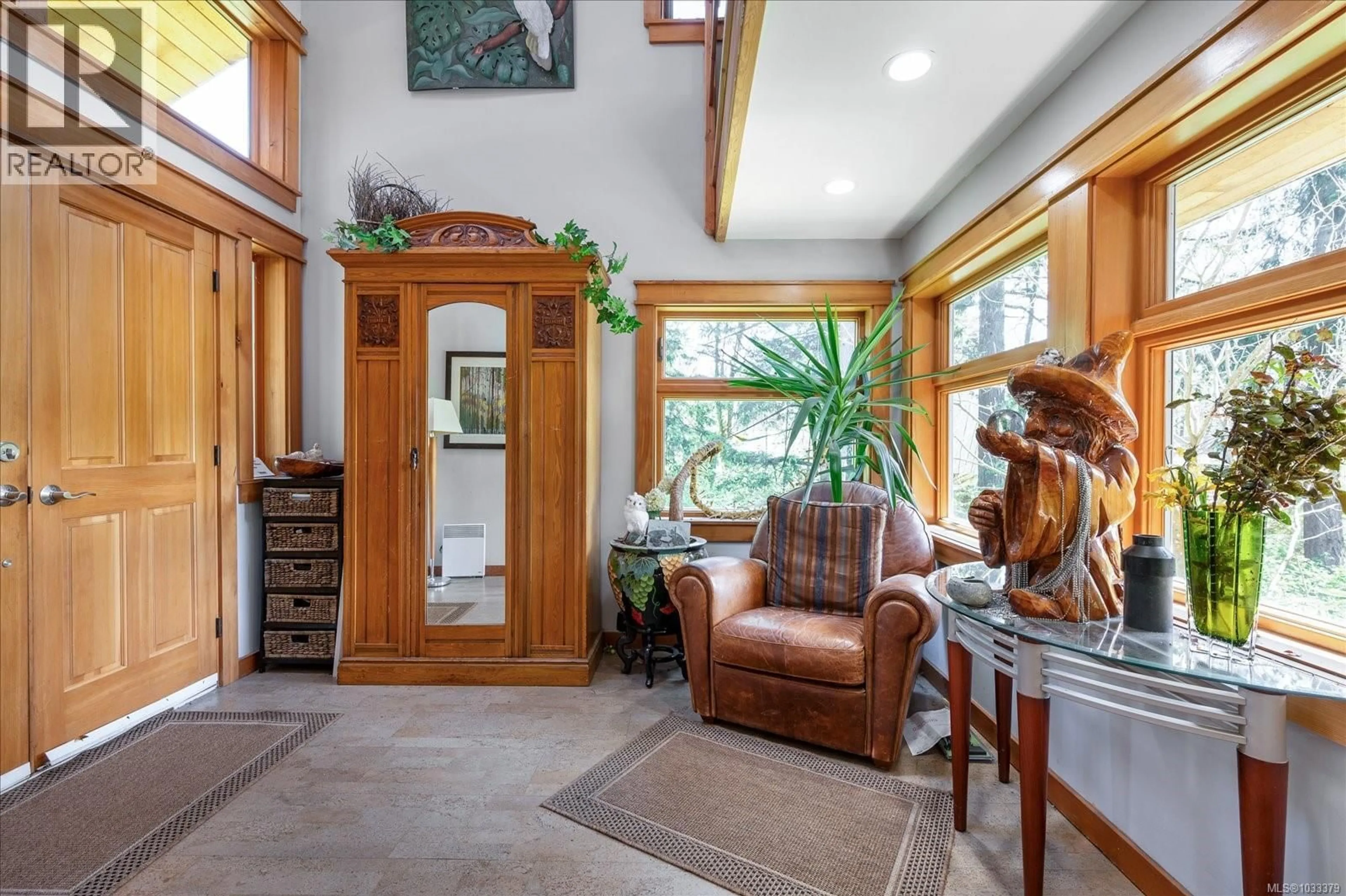 Indoor entryway for 2091 EAST WELLINGTON ROAD, Nanaimo British Columbia V9S5V2