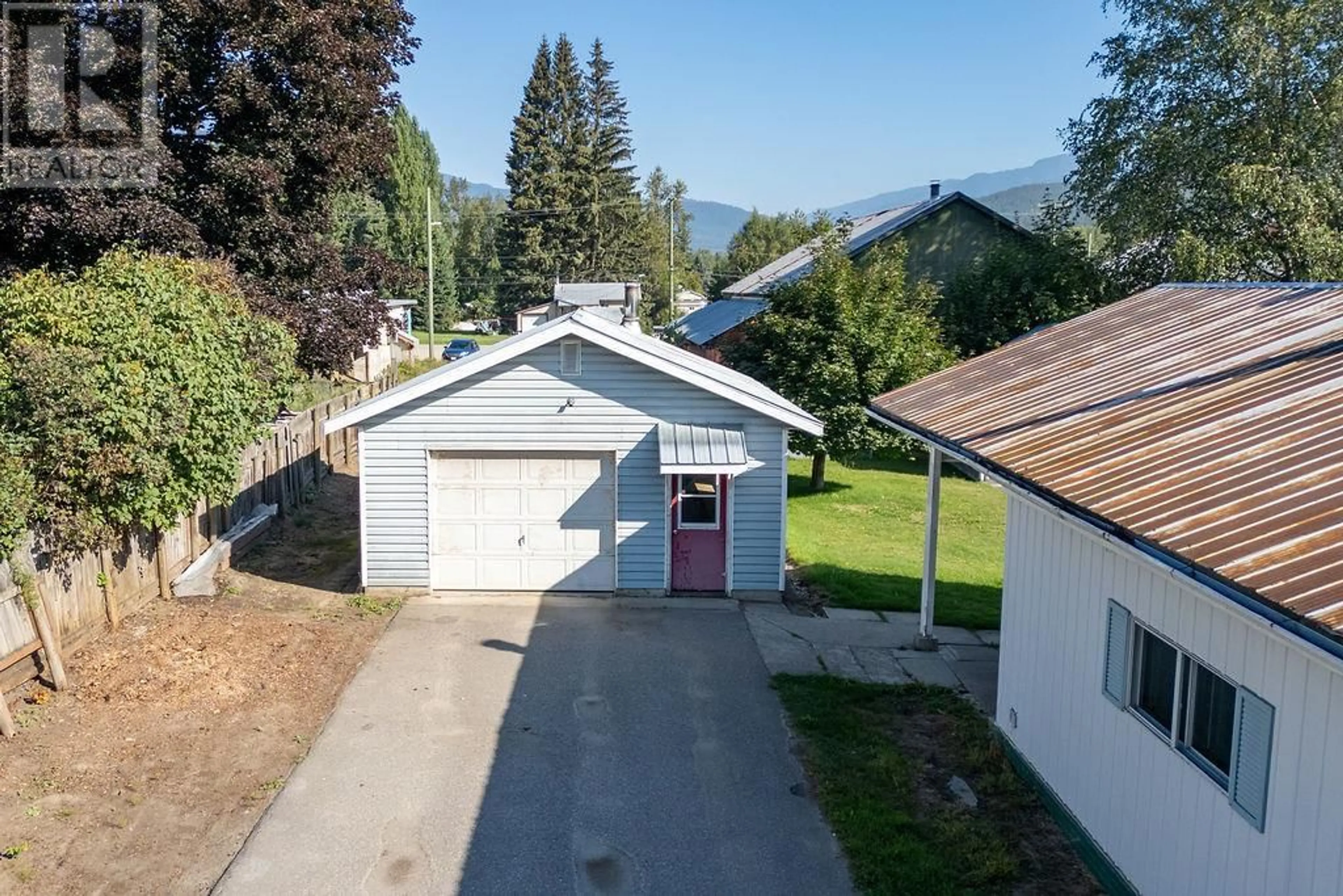 A pic from outside/outdoor area/front of a property/back of a property/a pic from drone, mountain view for 1720 Illinisky Road, Revelstoke British Columbia V0E2S0