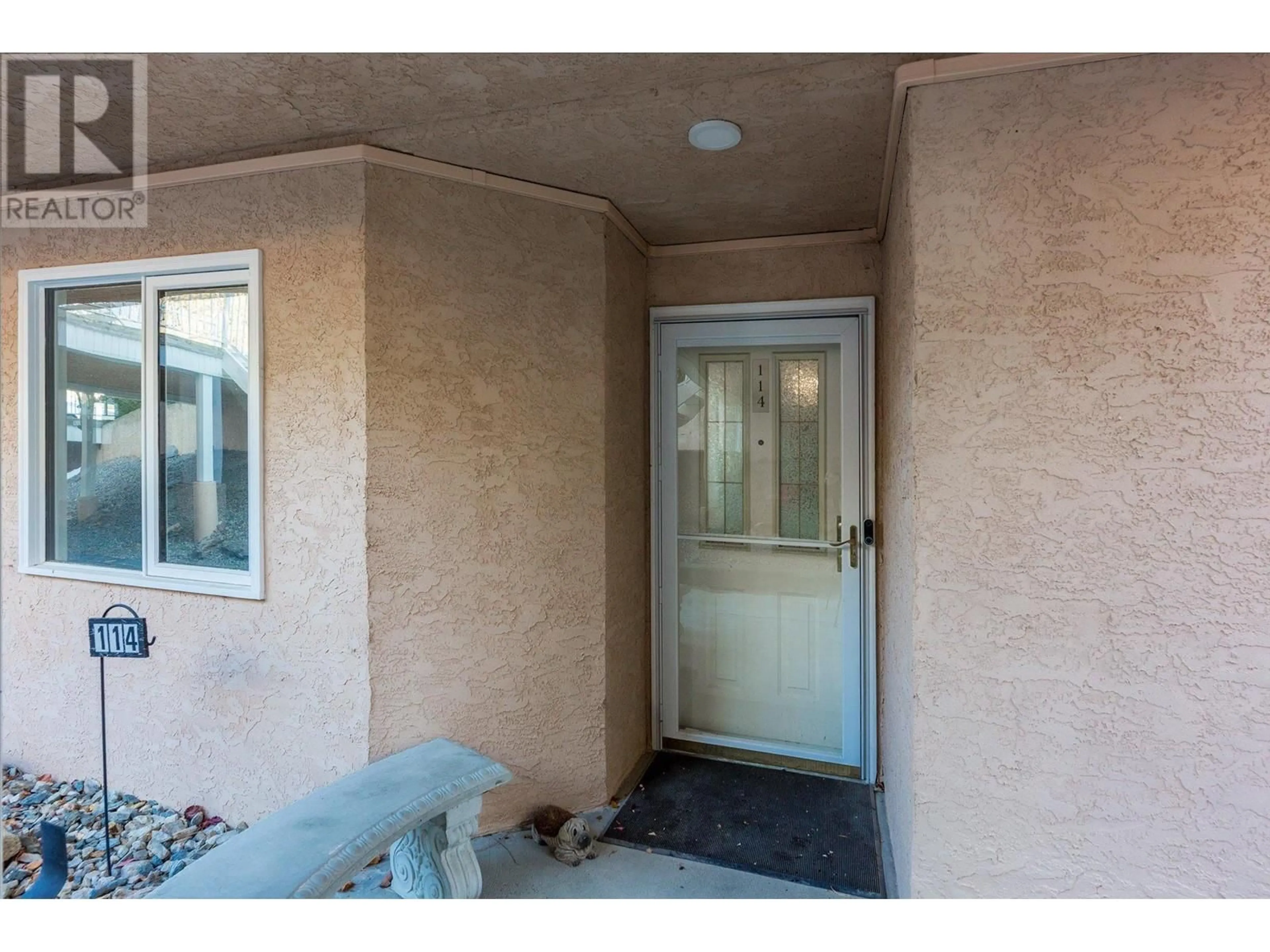 Indoor entryway for 4630 Ponderosa Drive Unit# 114, Peachland British Columbia V0H1X5