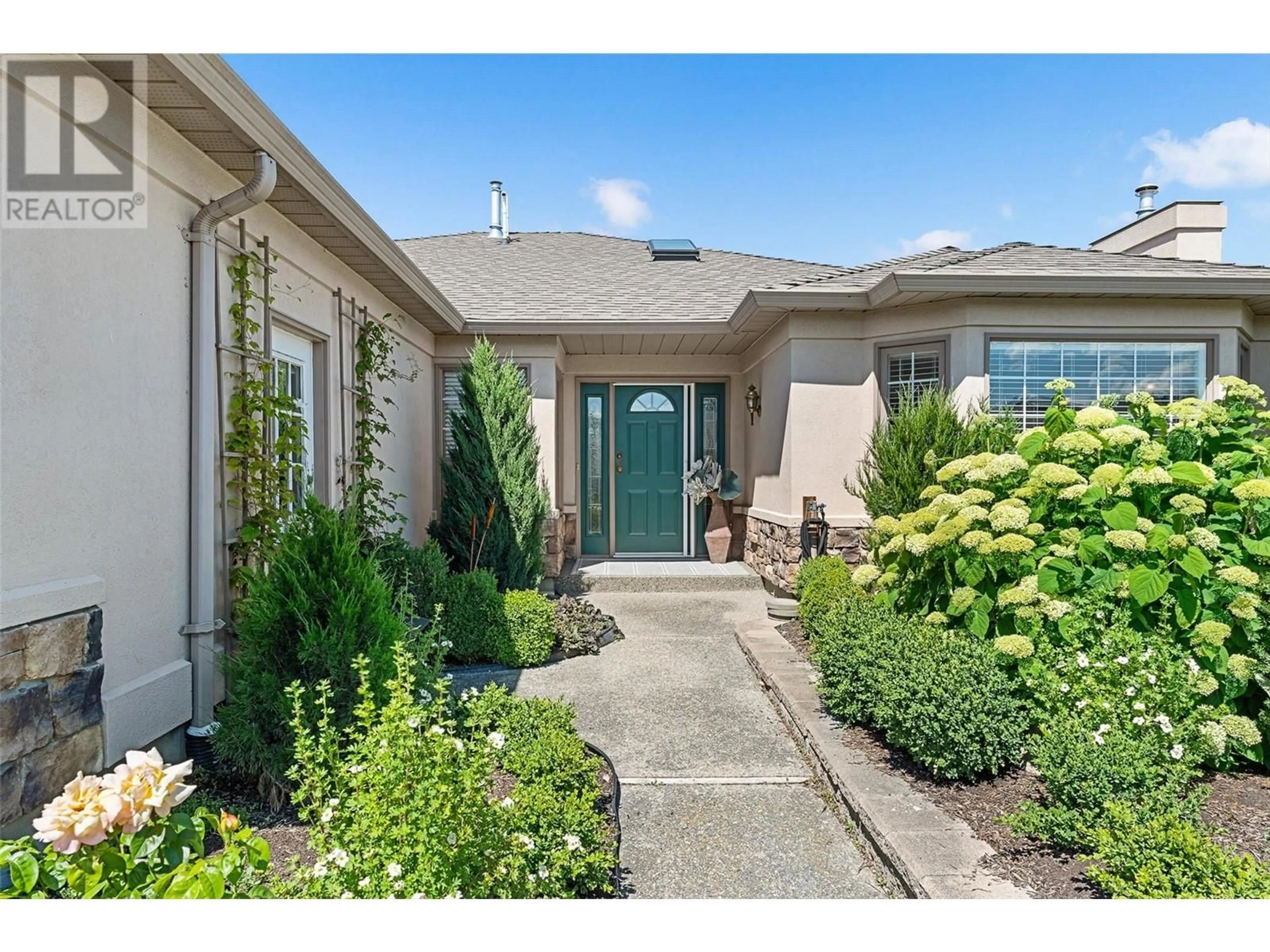 Indoor entryway for 402 - 595 YATES ROAD, Kelowna British Columbia V1V1P8