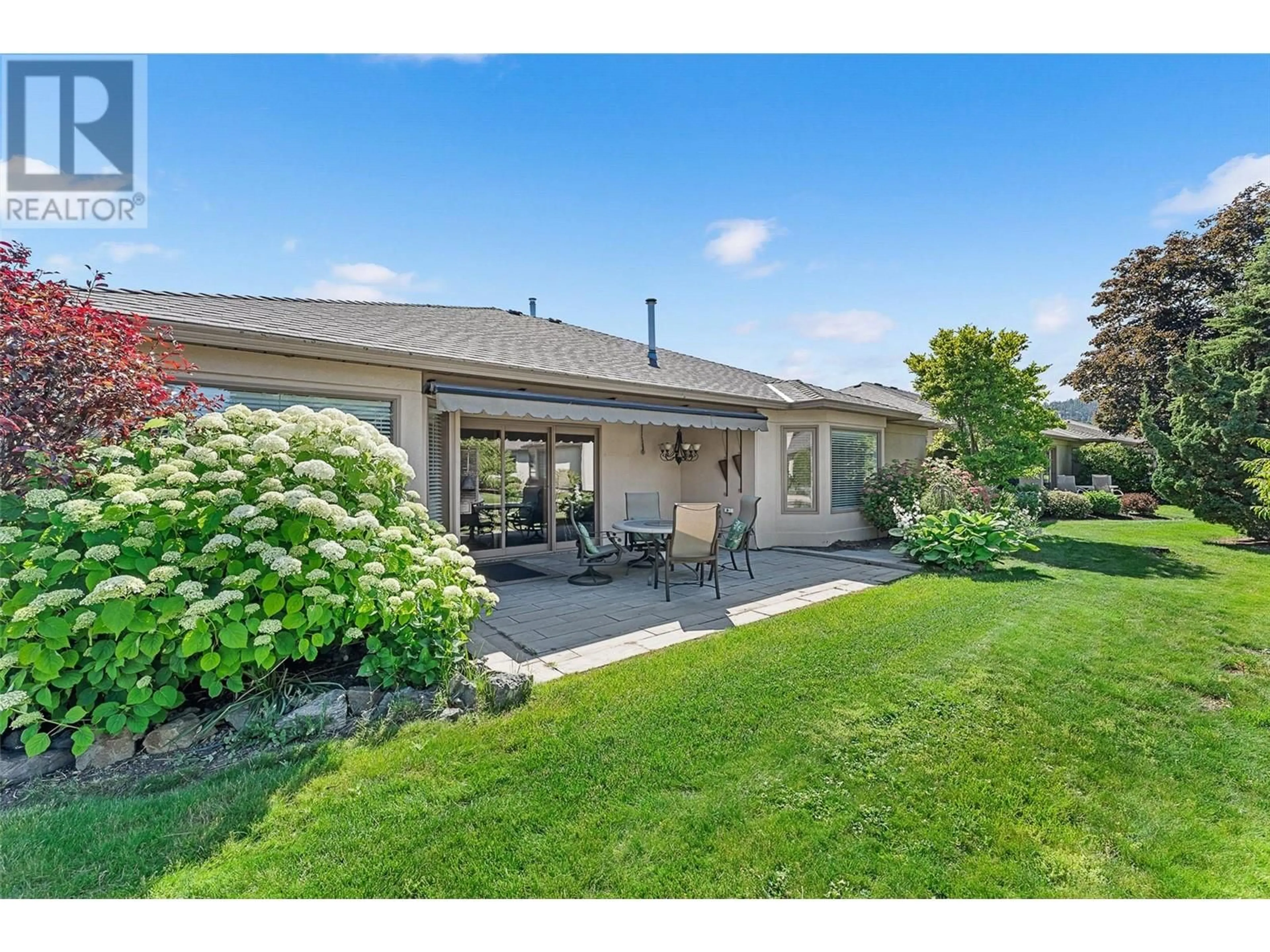 Patio, water/lake/river/ocean view for 402 - 595 YATES ROAD, Kelowna British Columbia V1V1P8