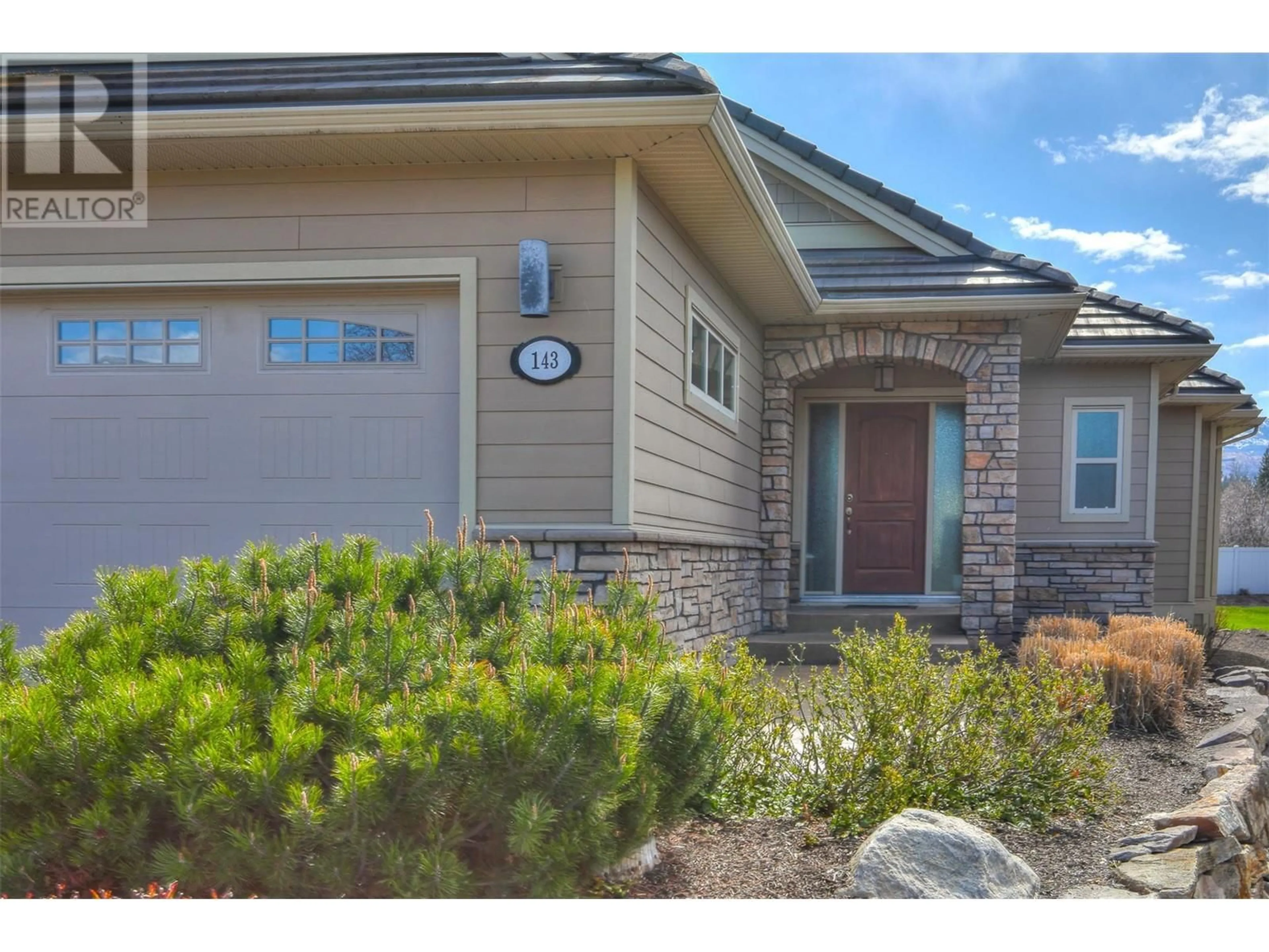 Home with vinyl exterior material, street for 143 - 4450 GORDON DRIVE, Kelowna British Columbia V1W1T1