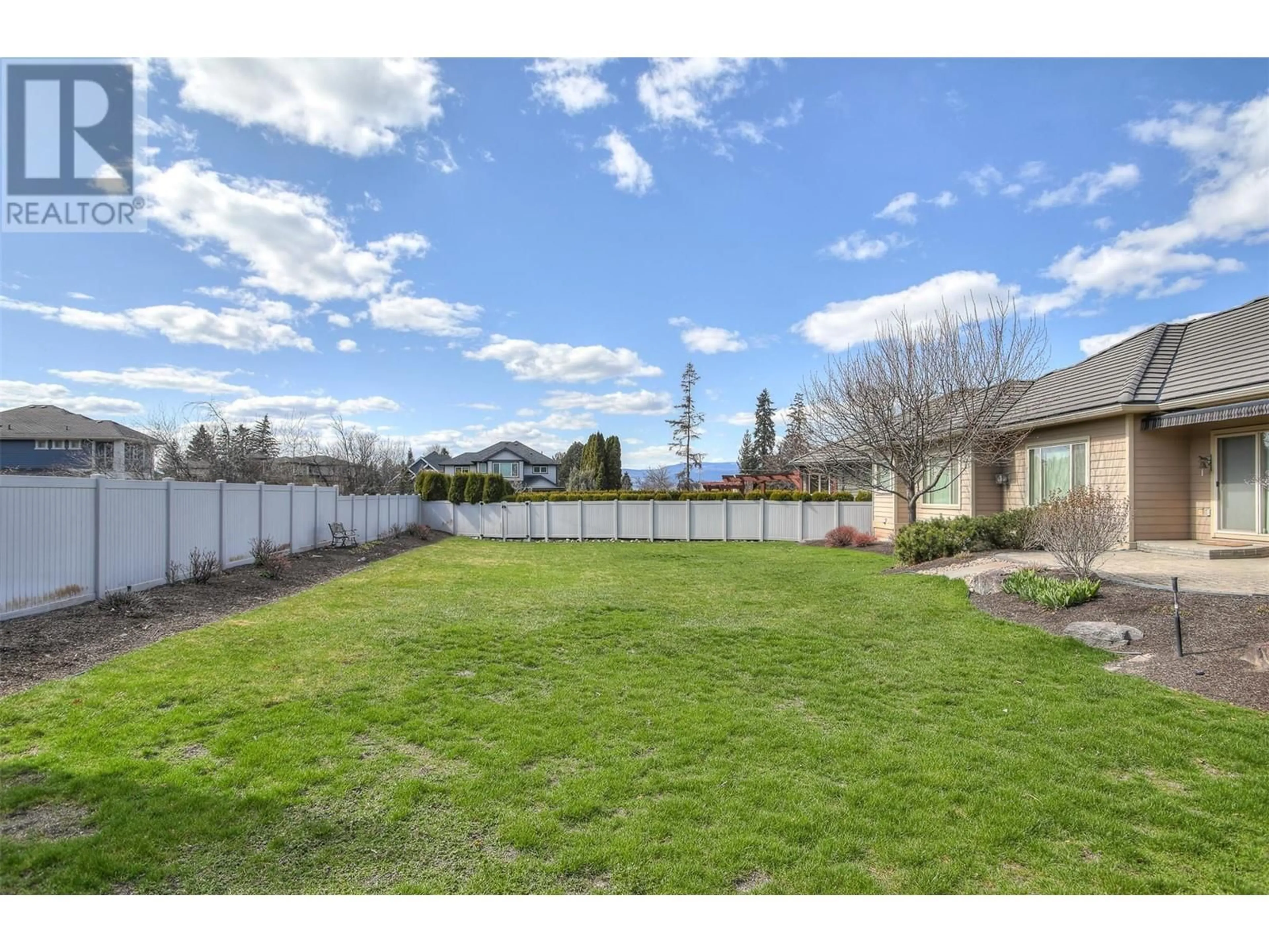 Unknown for 143 - 4450 GORDON DRIVE, Kelowna British Columbia V1W1T1