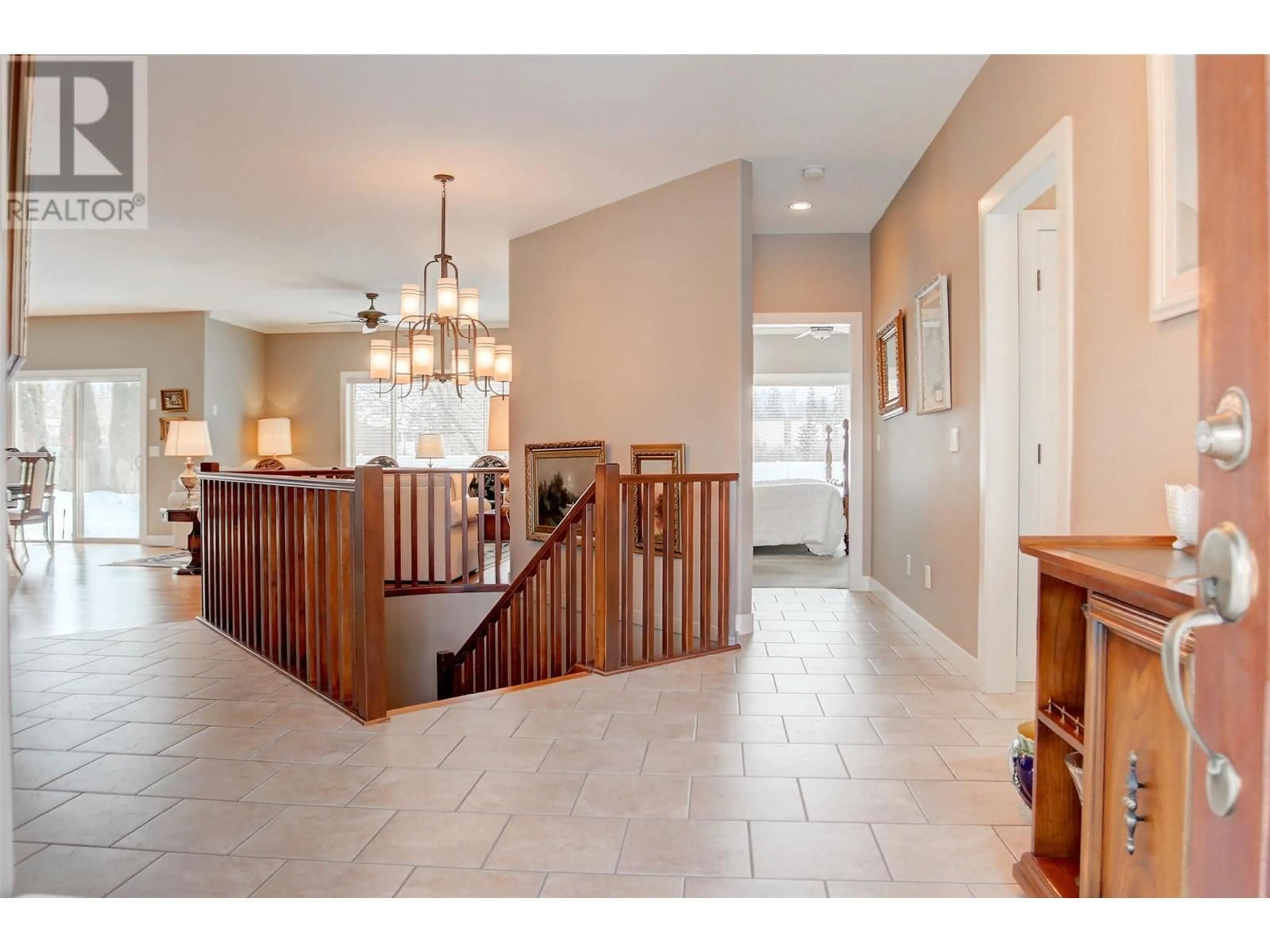 Indoor entryway for 4450 Gordon Drive Unit# 143, Kelowna British Columbia V1W1T1