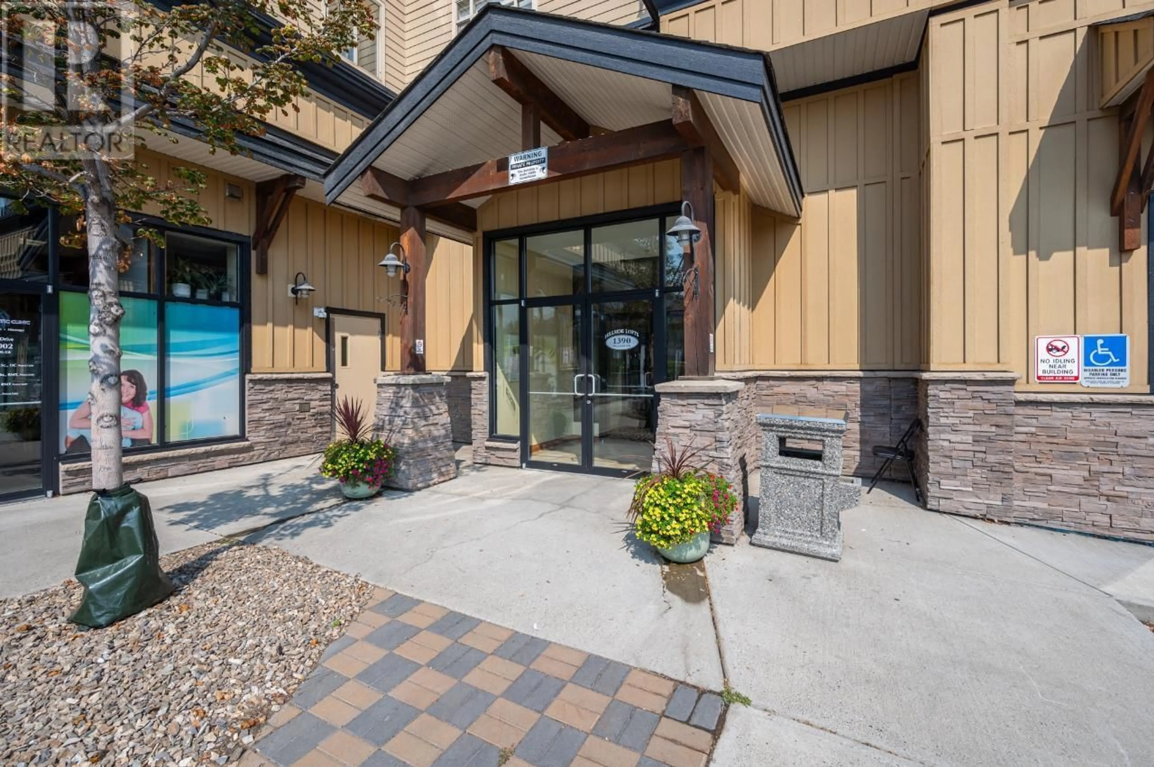 Indoor entryway for 1390 HILLSIDE Drive Unit# 307, Kamloops British Columbia V2E0A6